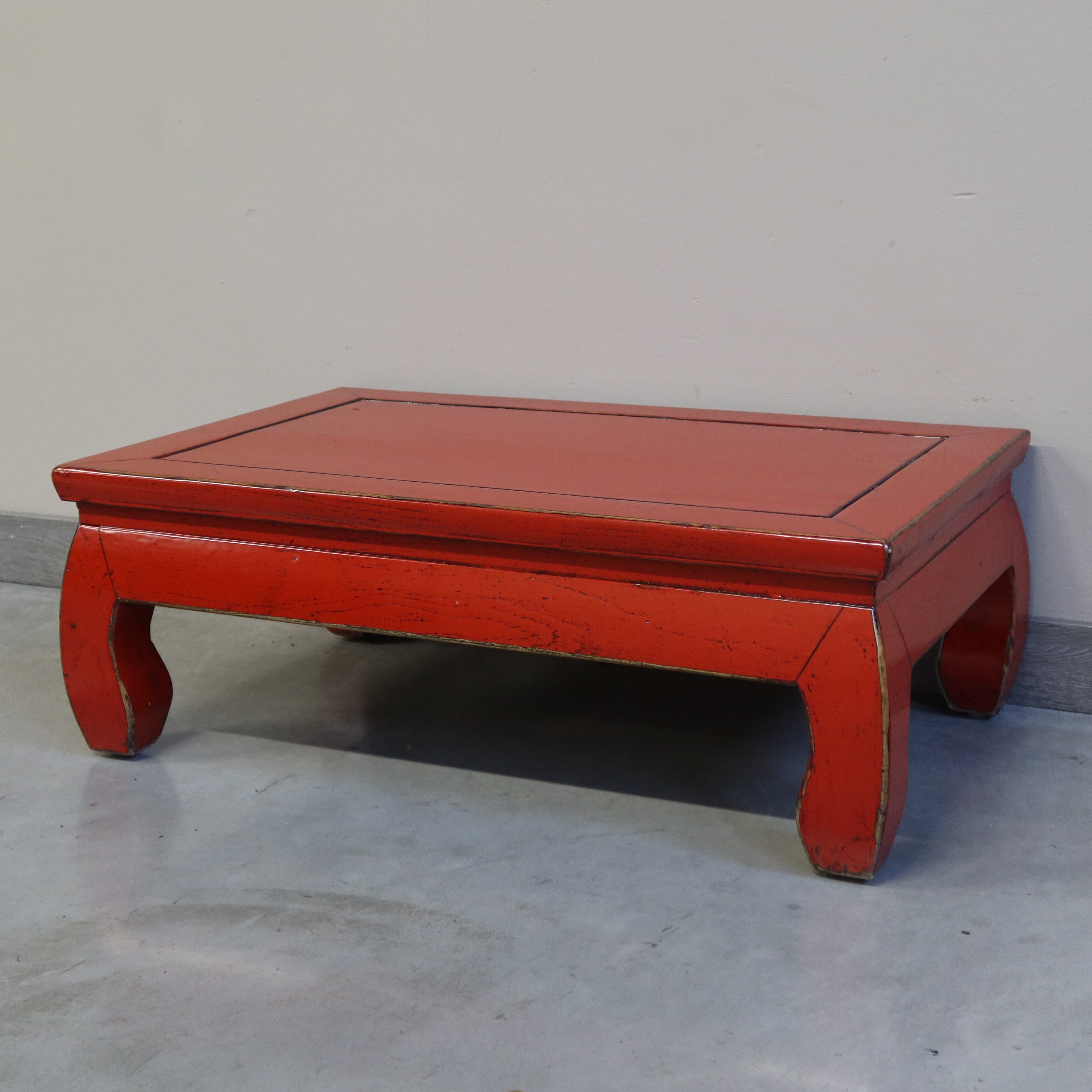 TAVOLINO CINESE LACCA ROSSA GAMBE ARCUATE