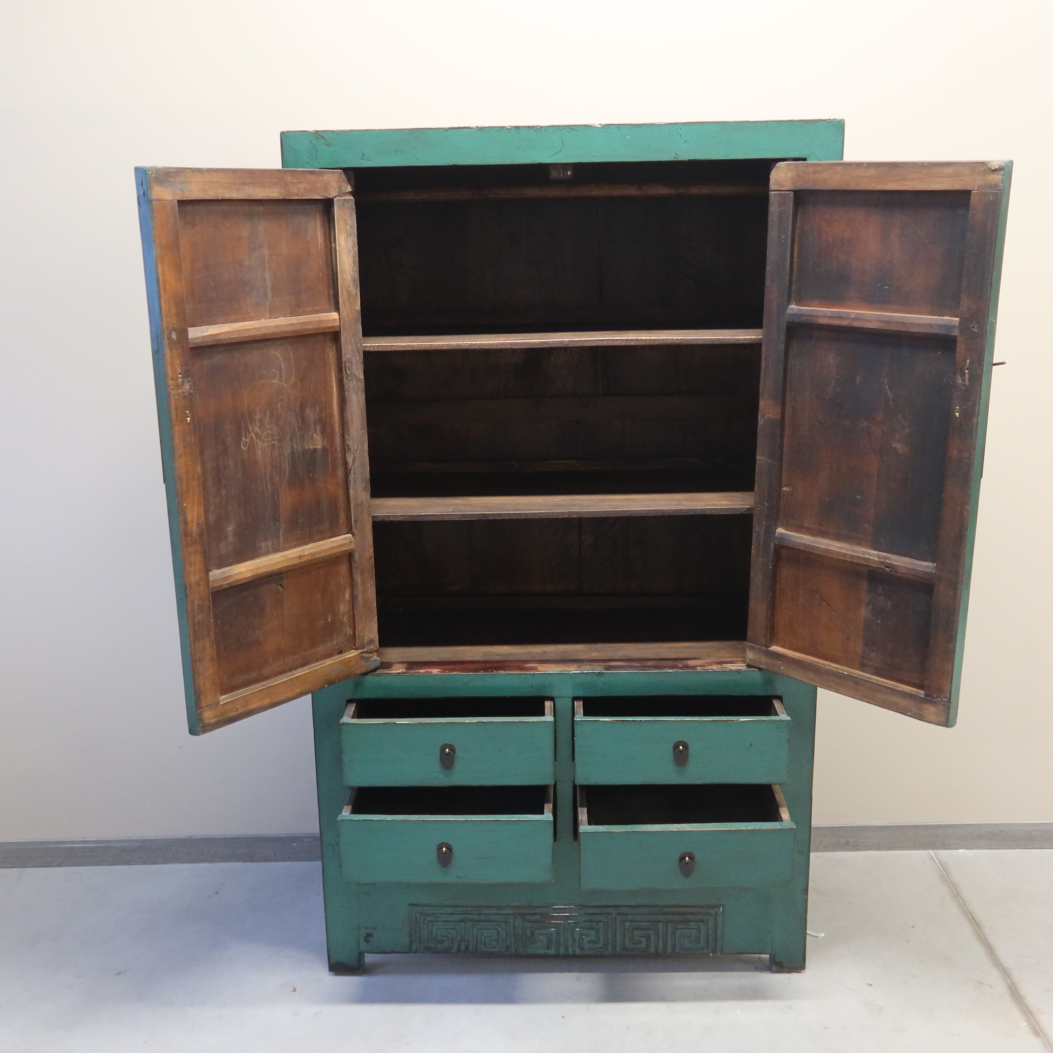 ARMADIO CINESE LACCATO