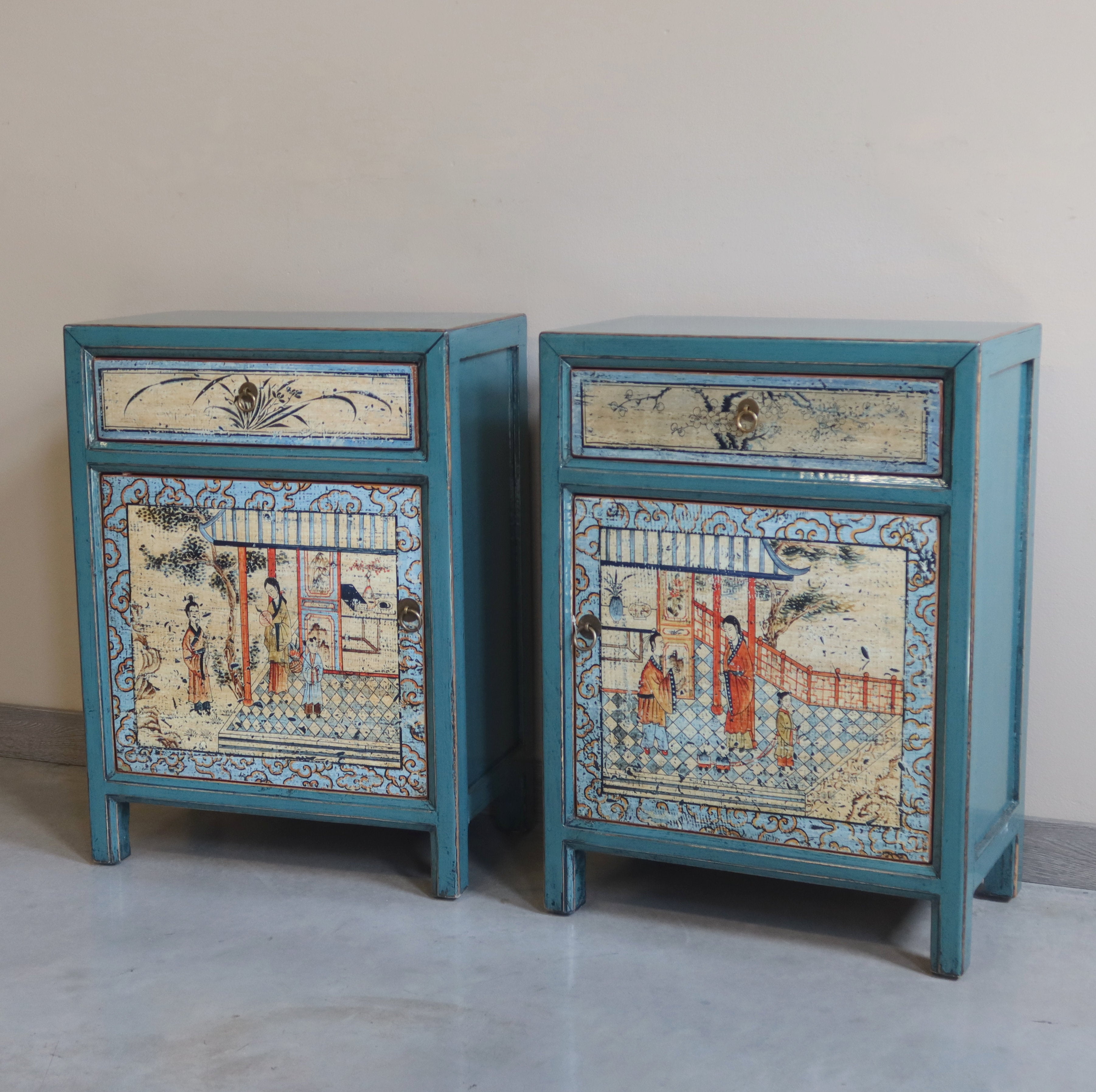 COMODINI MONGOLIA DECORATI