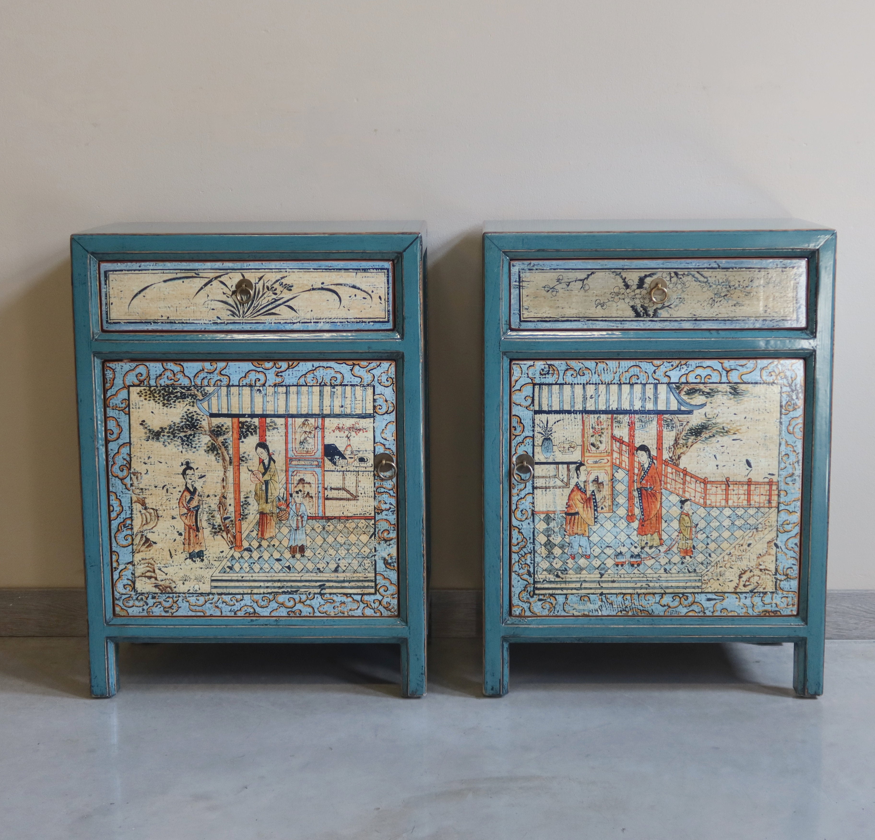 COMODINI MONGOLIA DECORATI