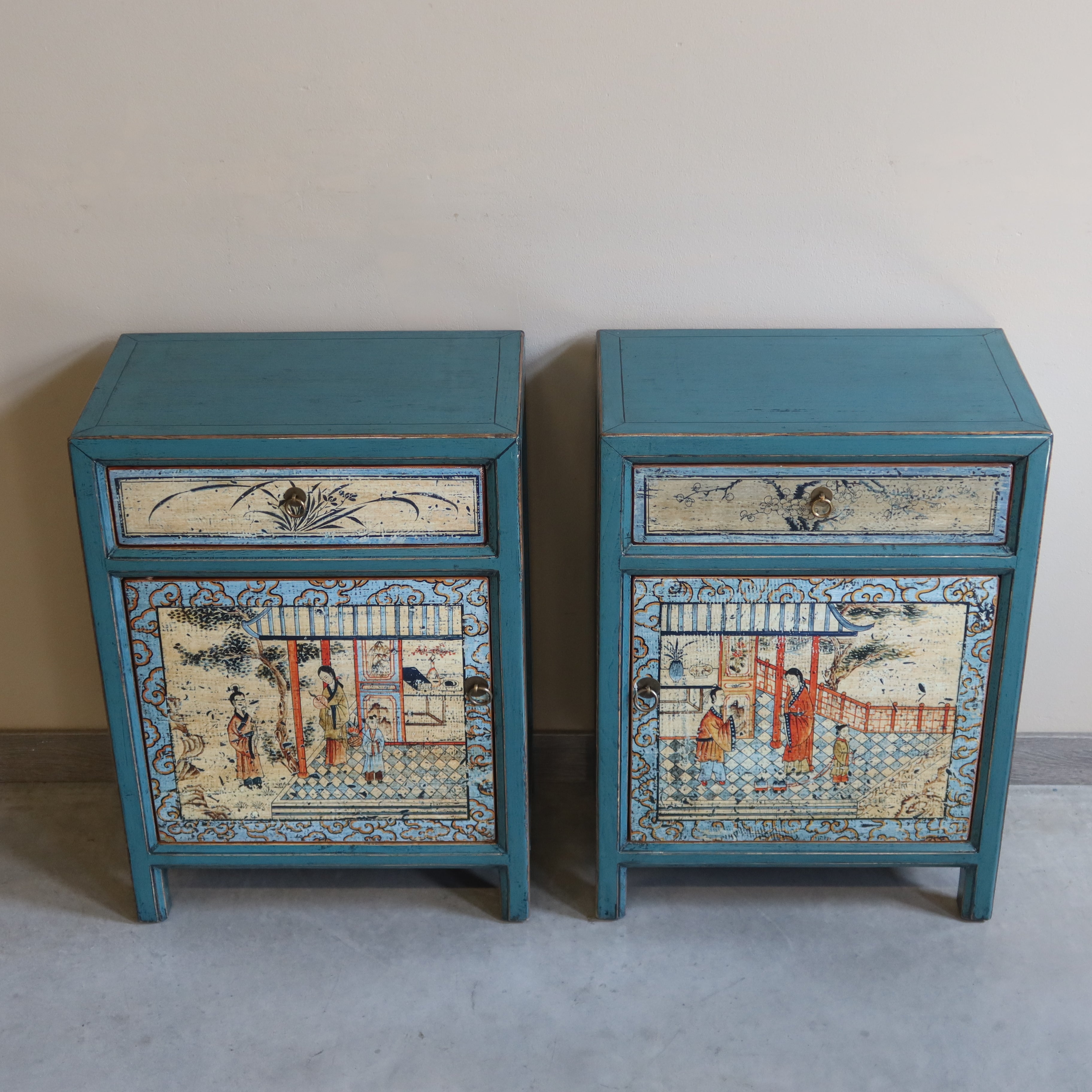 COMODINI MONGOLIA DECORATI