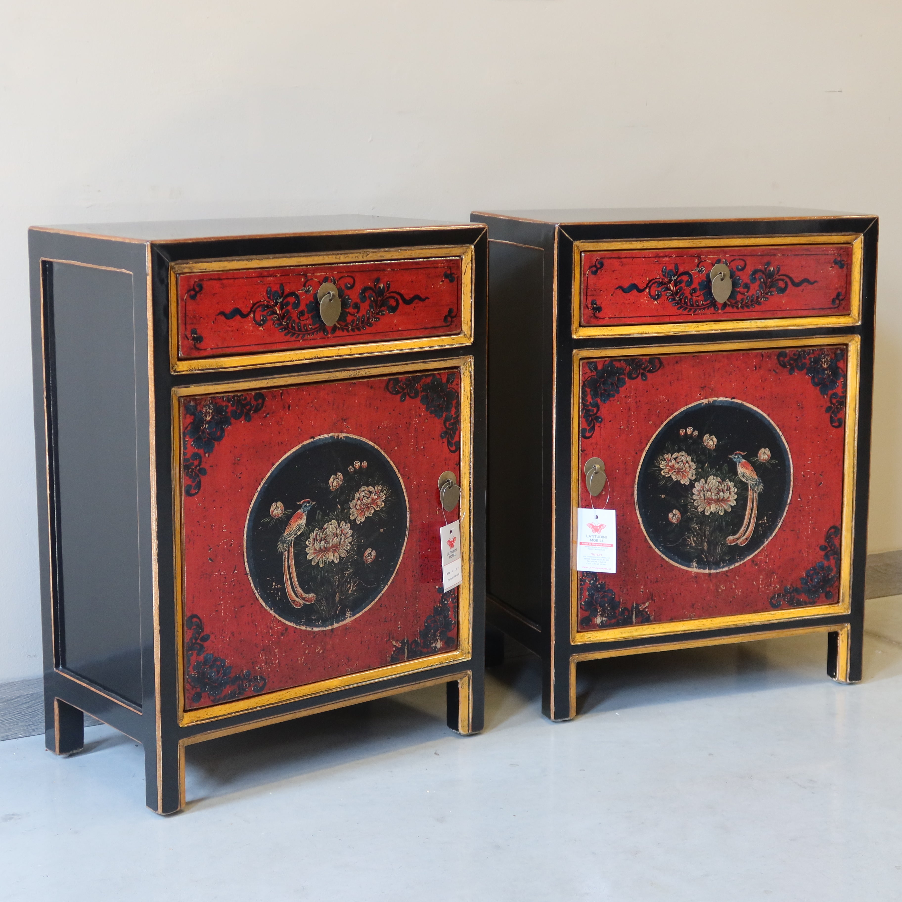 COMODINO MONGOLIA DECORATO
