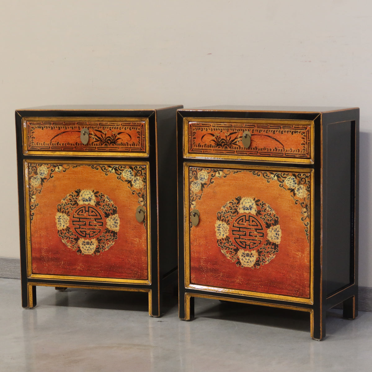 COMODINO MONGOLIA DECORATO