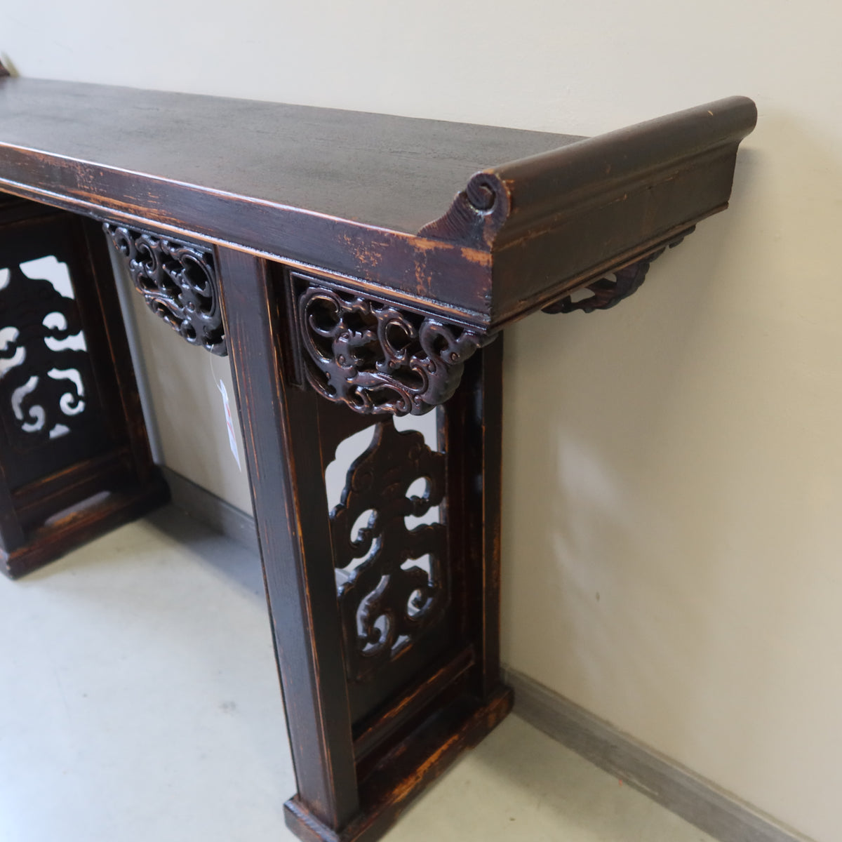 CONSOLE OLMO CINESE CON INTAGLI