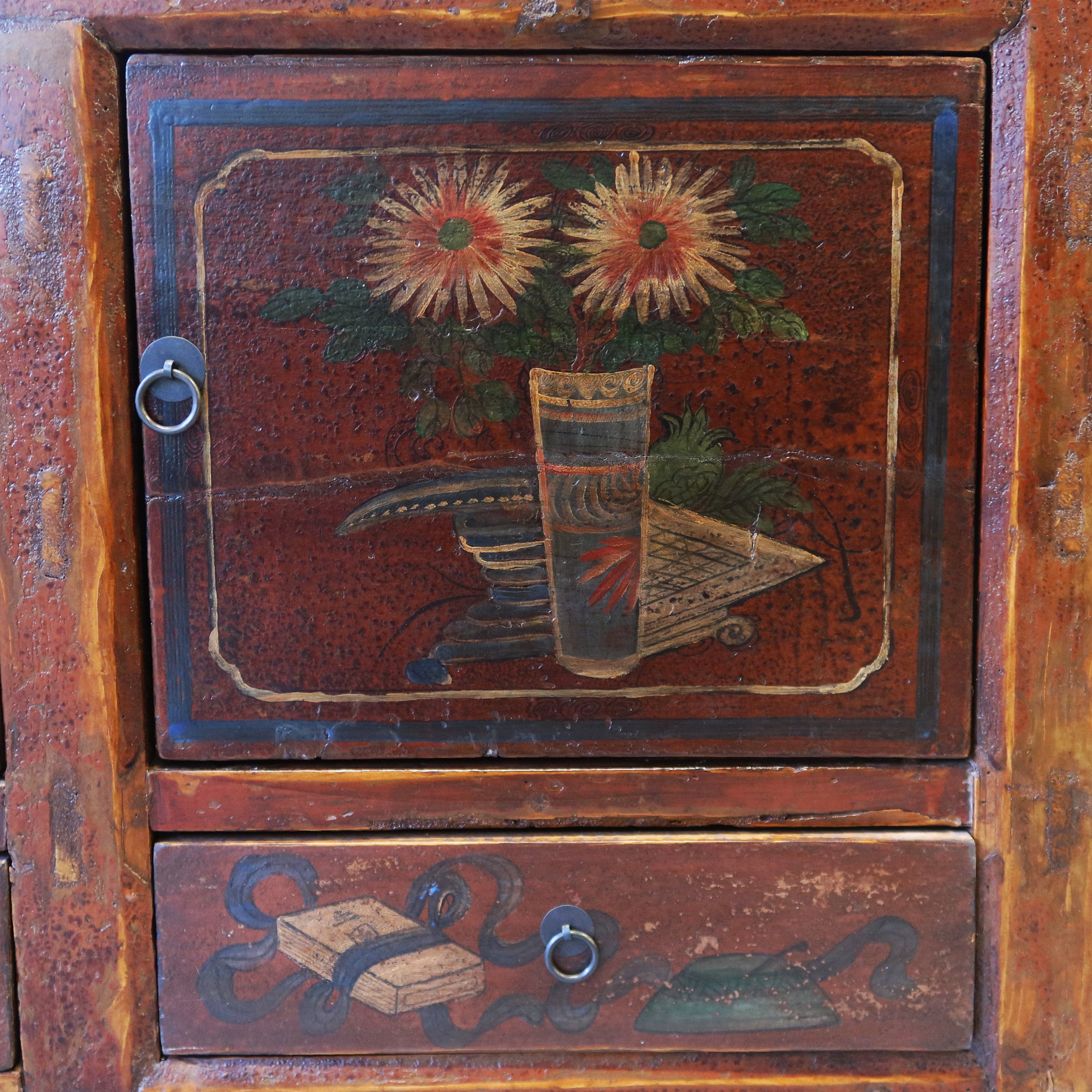 CREDENZA BASSA OLMO CINESE CON DECORI