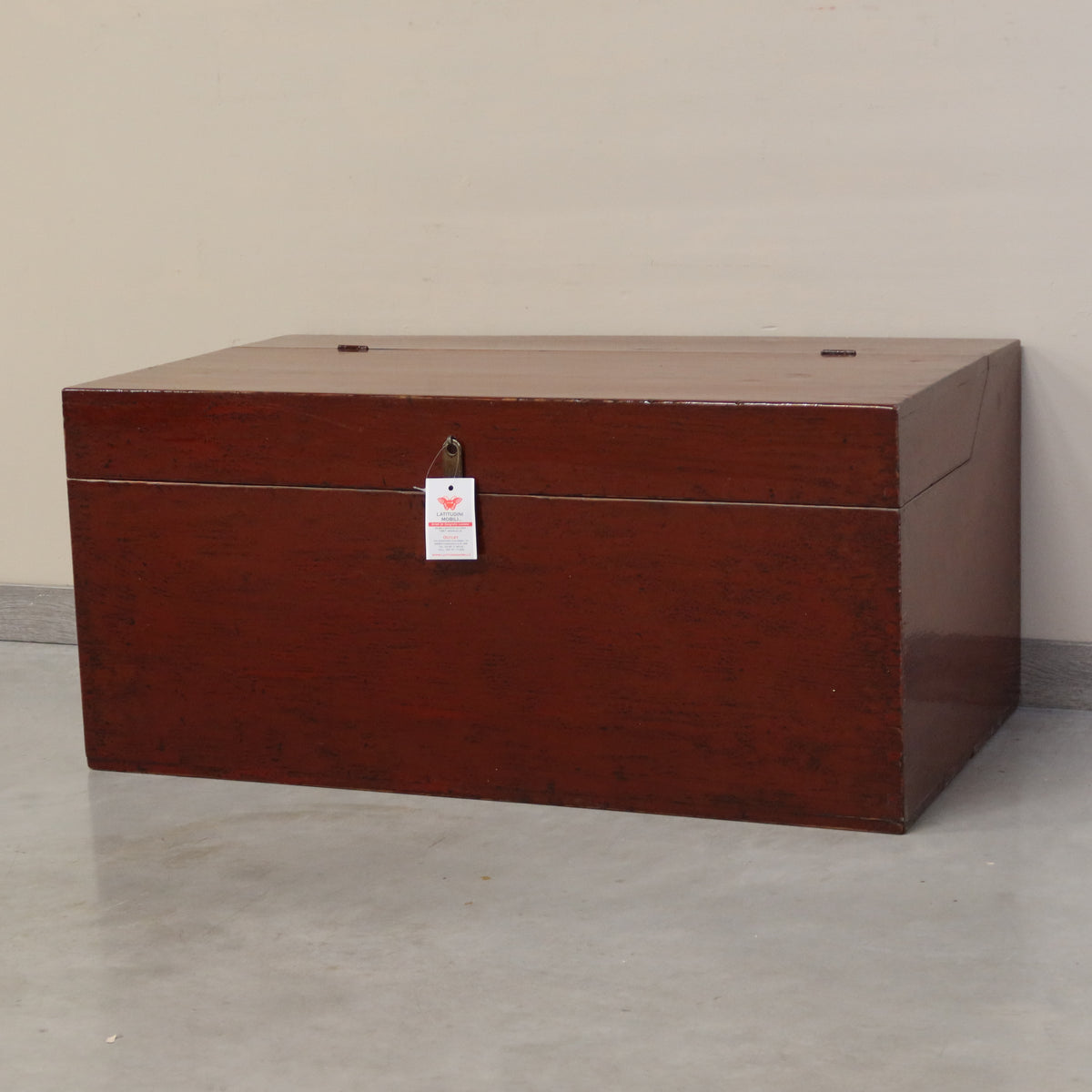 BAULE CINESE IN LACCA BORDEAUX