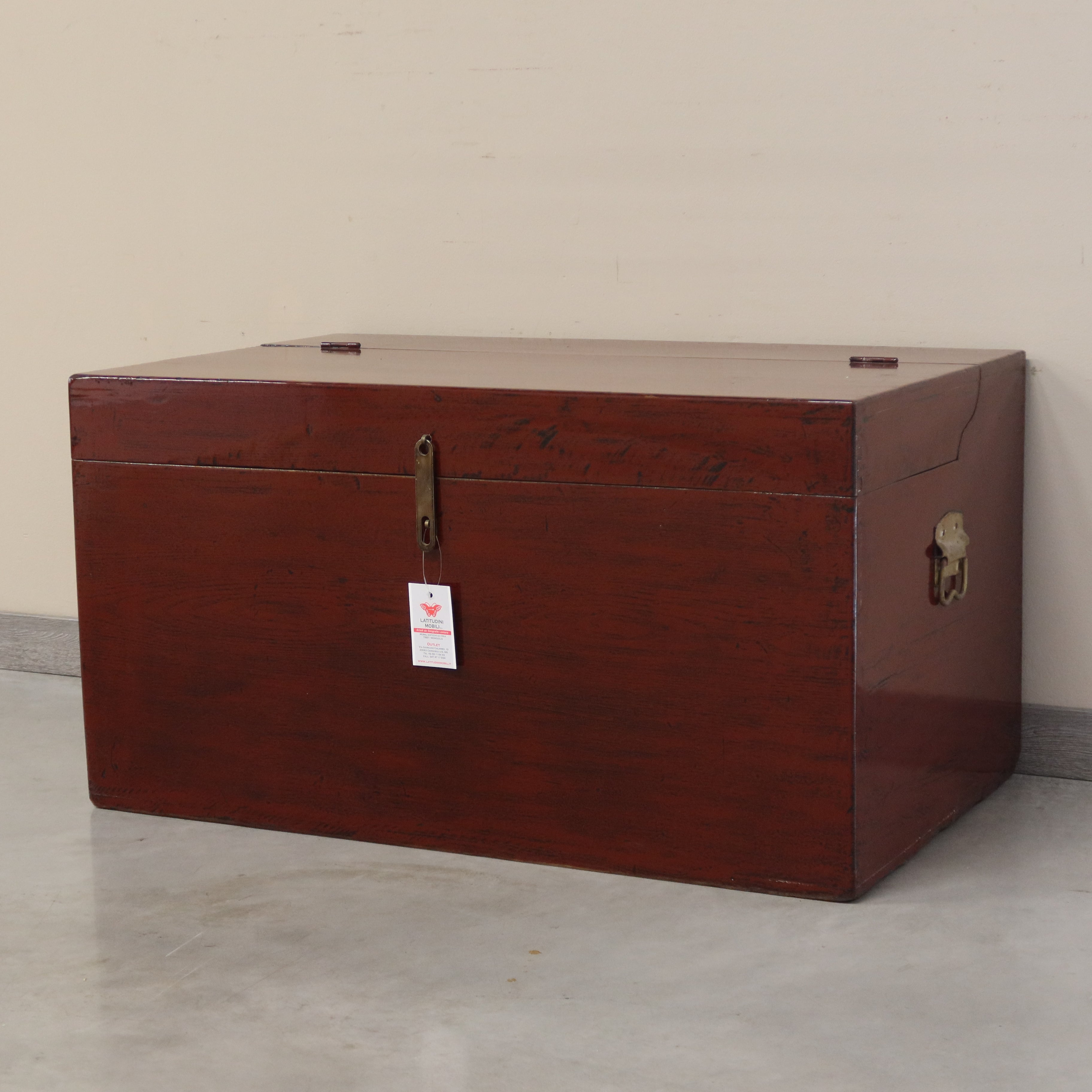 BAULE CINESE IN LACCA BORDEAUX