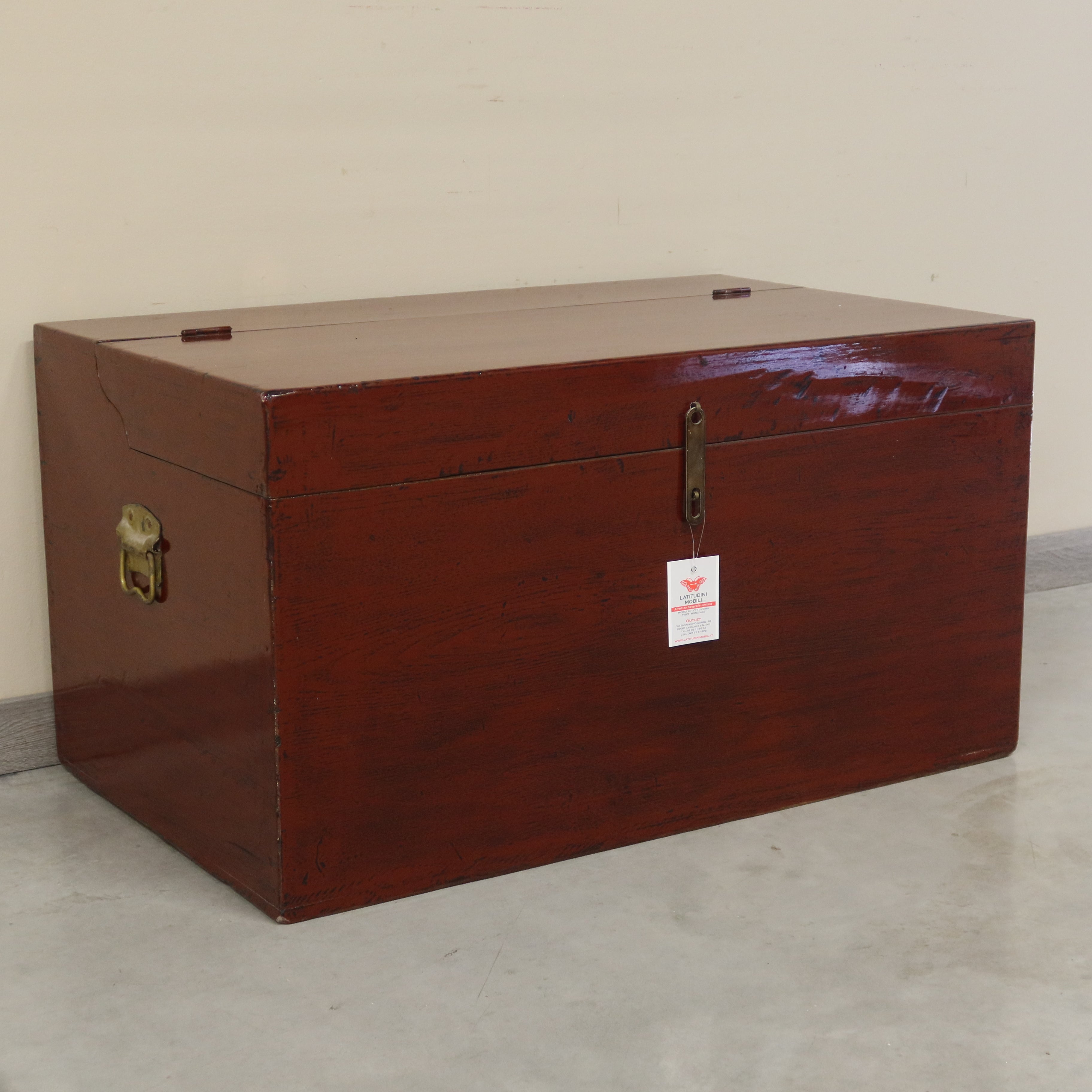 BAULE CINESE IN LACCA BORDEAUX
