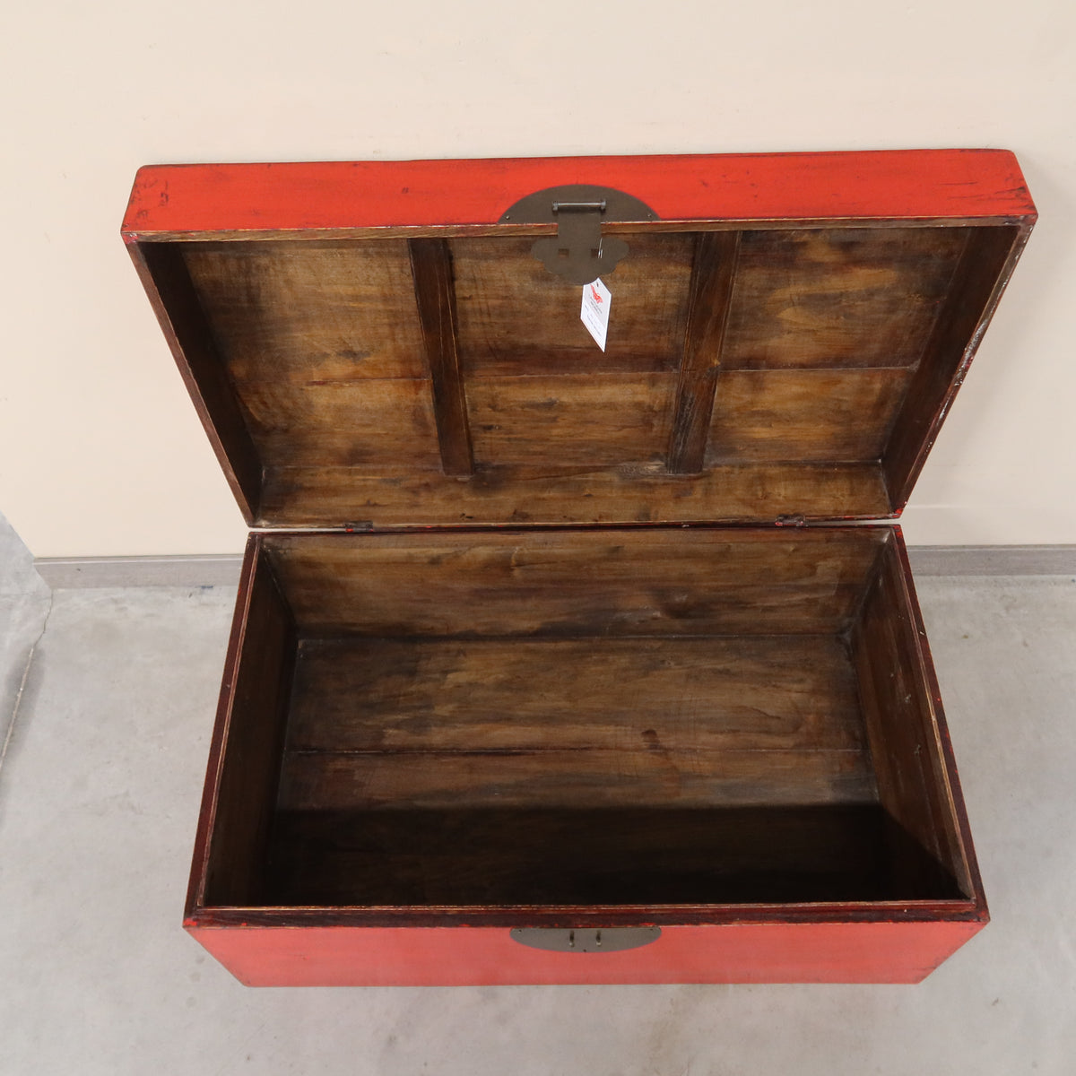 BAULE CINESE IN LACCA ROSSA
