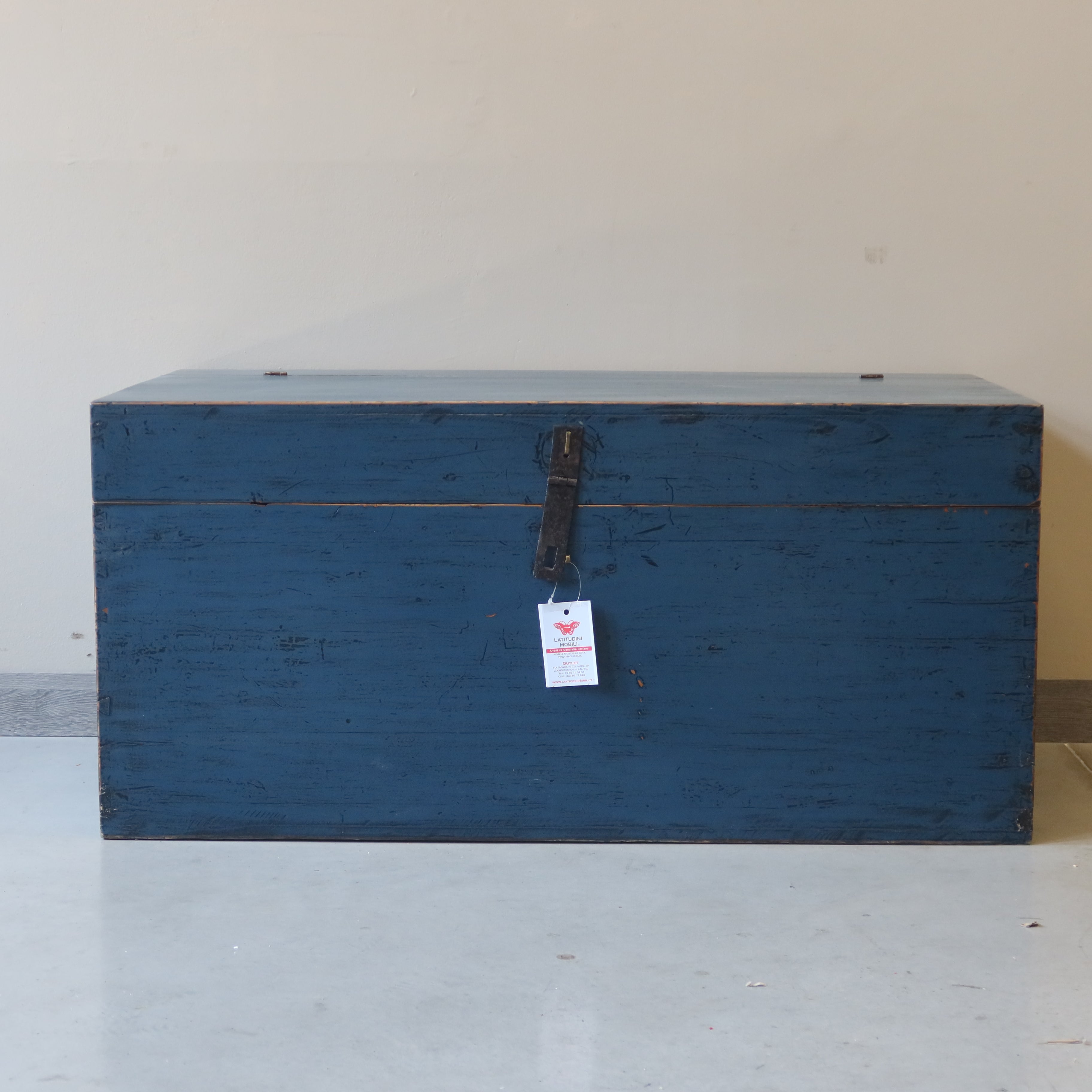 GRANDE BAULE CINESE IN LACCA BLU