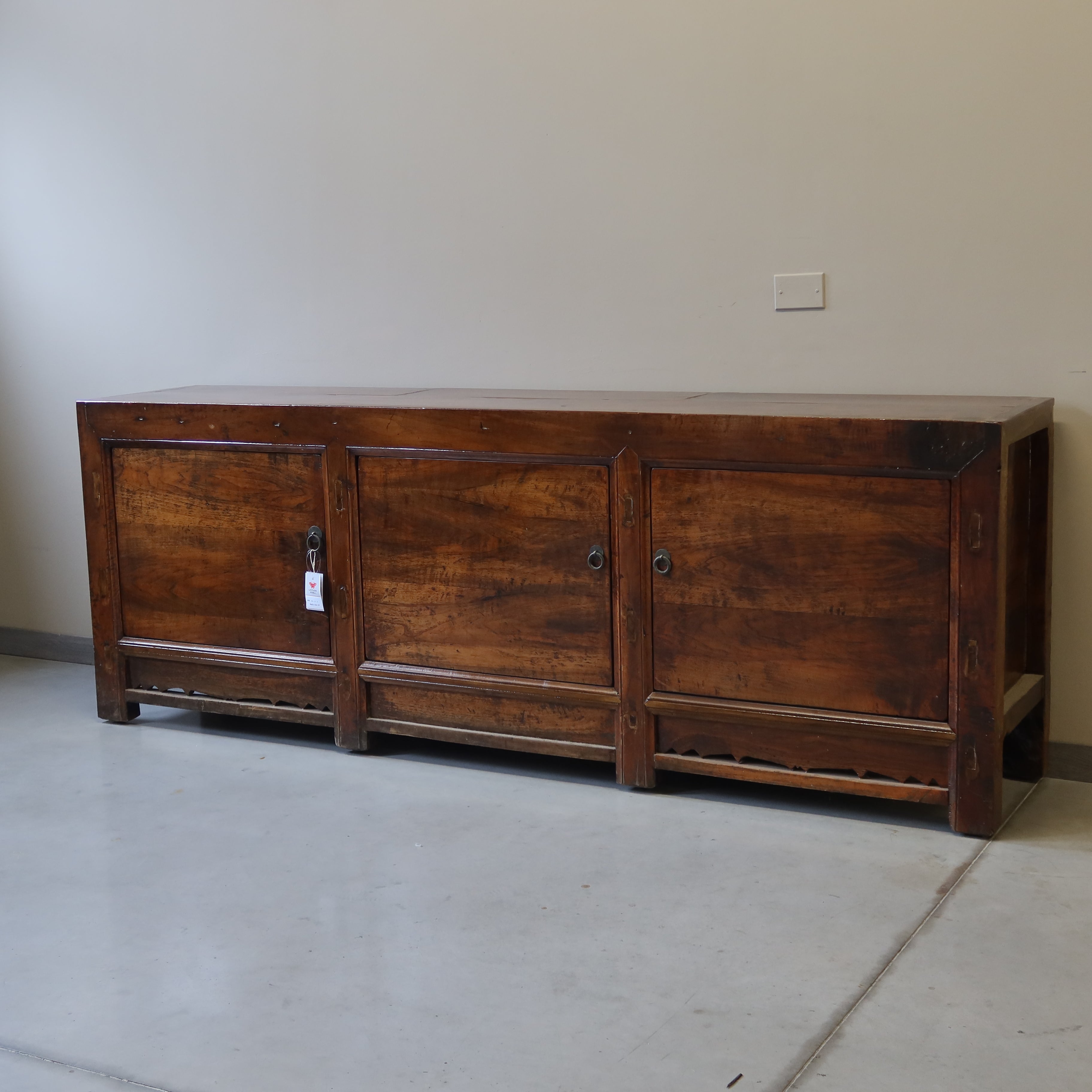 CREDENZA OLMO CINESE TRE PANNELLI