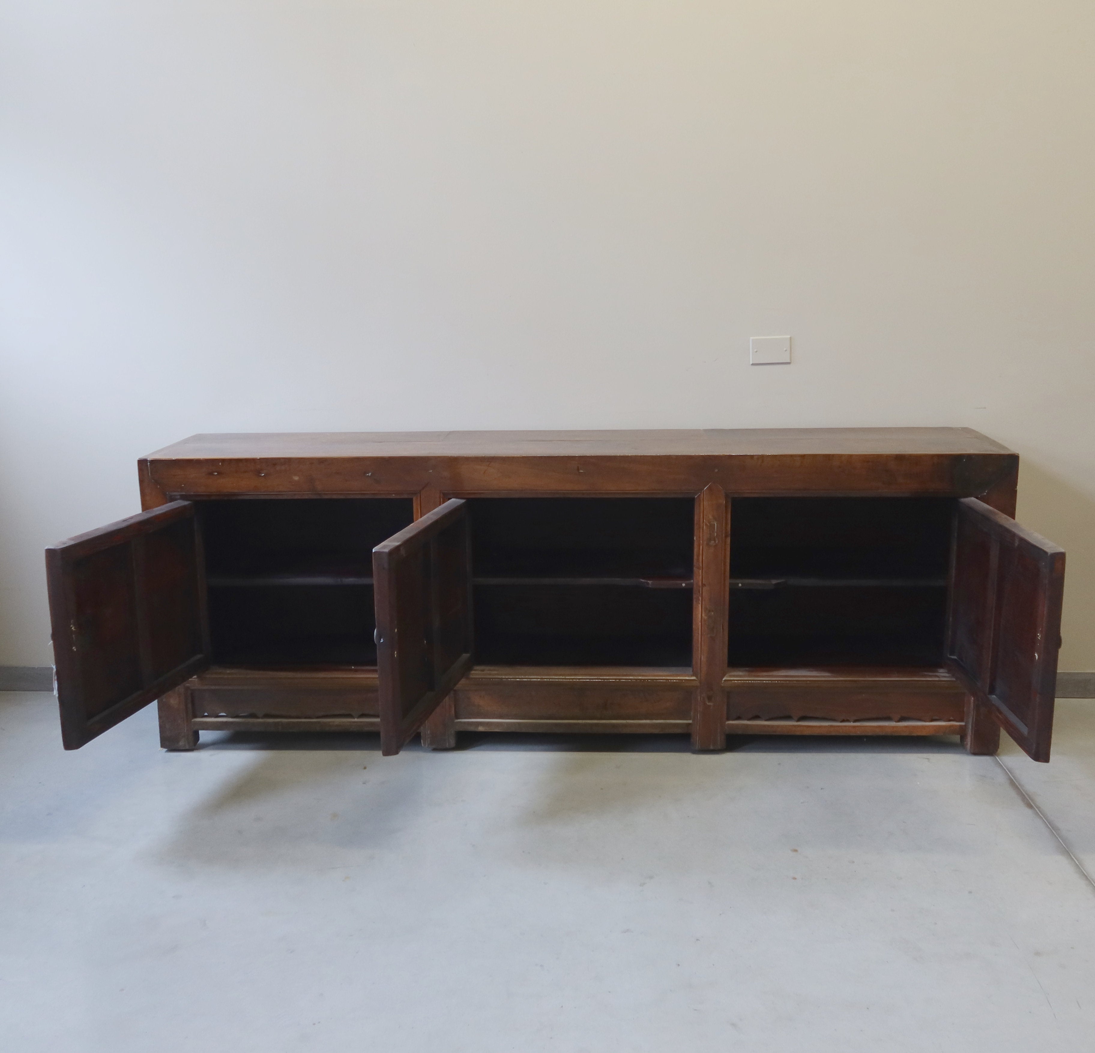 CREDENZA OLMO CINESE TRE PANNELLI