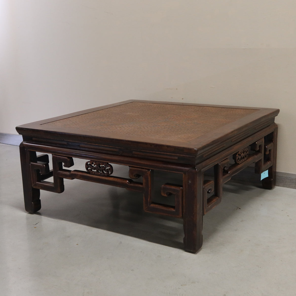 TAVOLO OLMO CINESE CON PIANO IN RATTAN