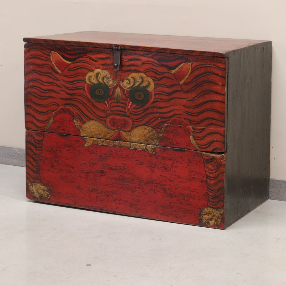 BAULE DEL QINGHAI CON DECORO TIGRE