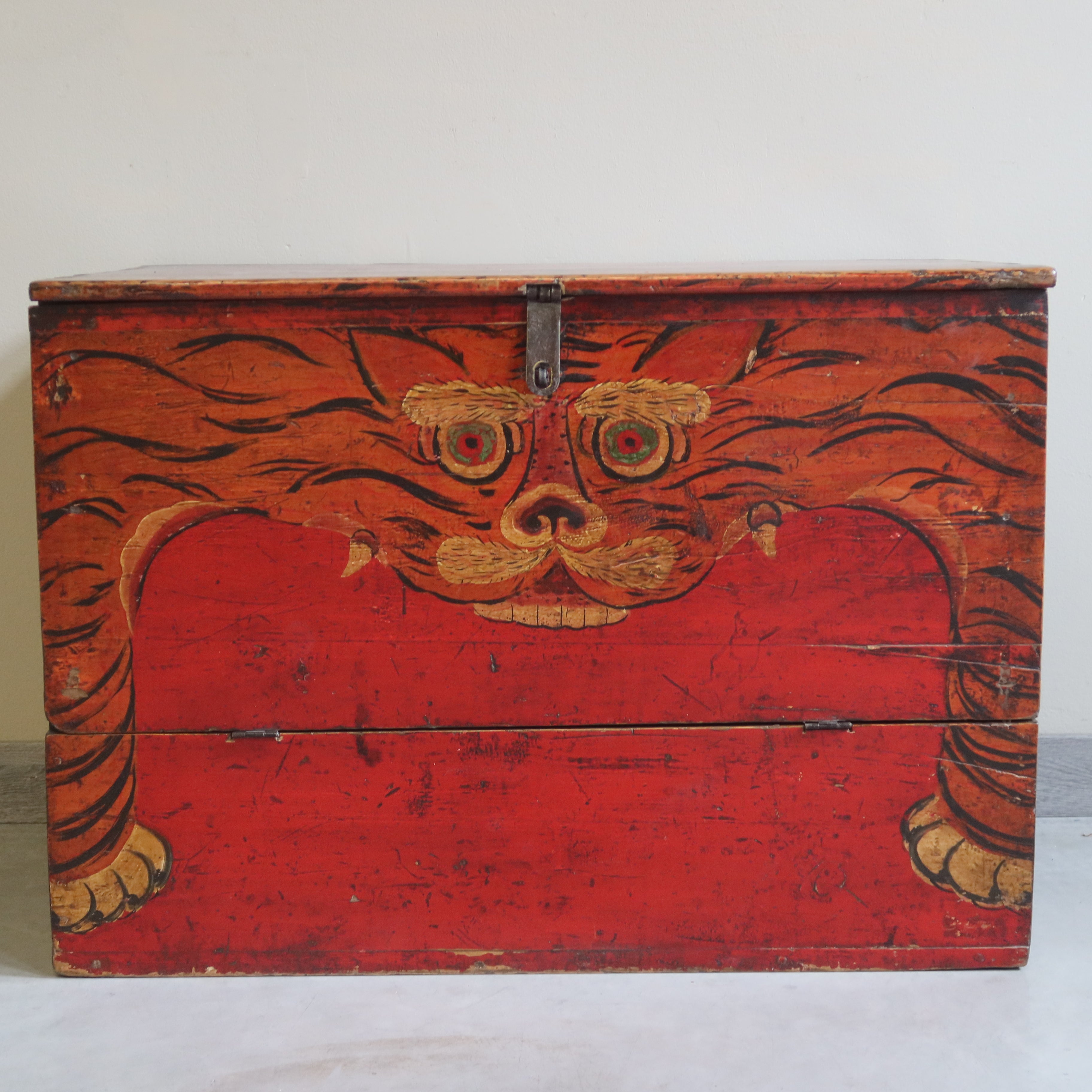 BAULE DEL QINGHAI CON DECORO TIGRE
