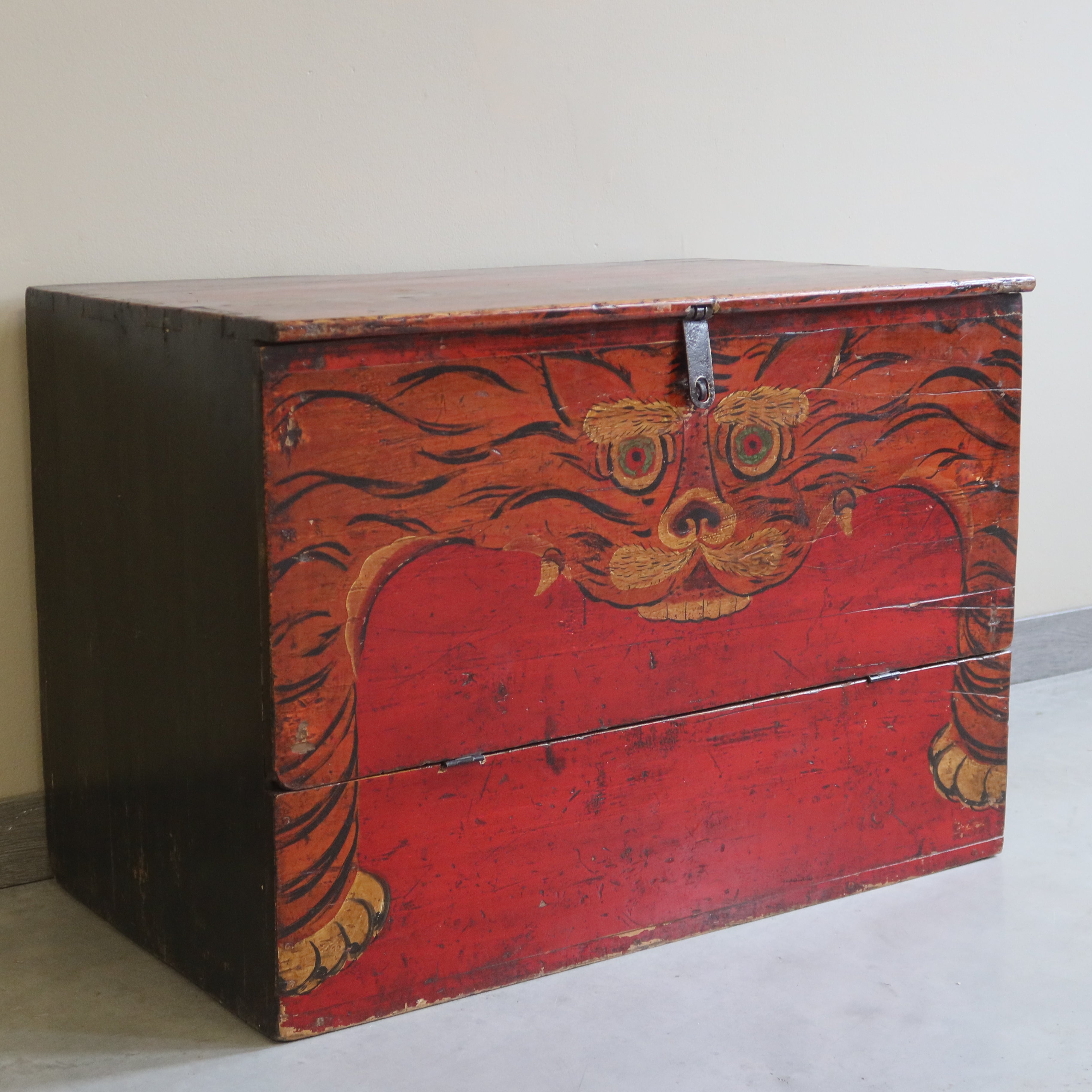 BAULE DEL QINGHAI CON DECORO TIGRE