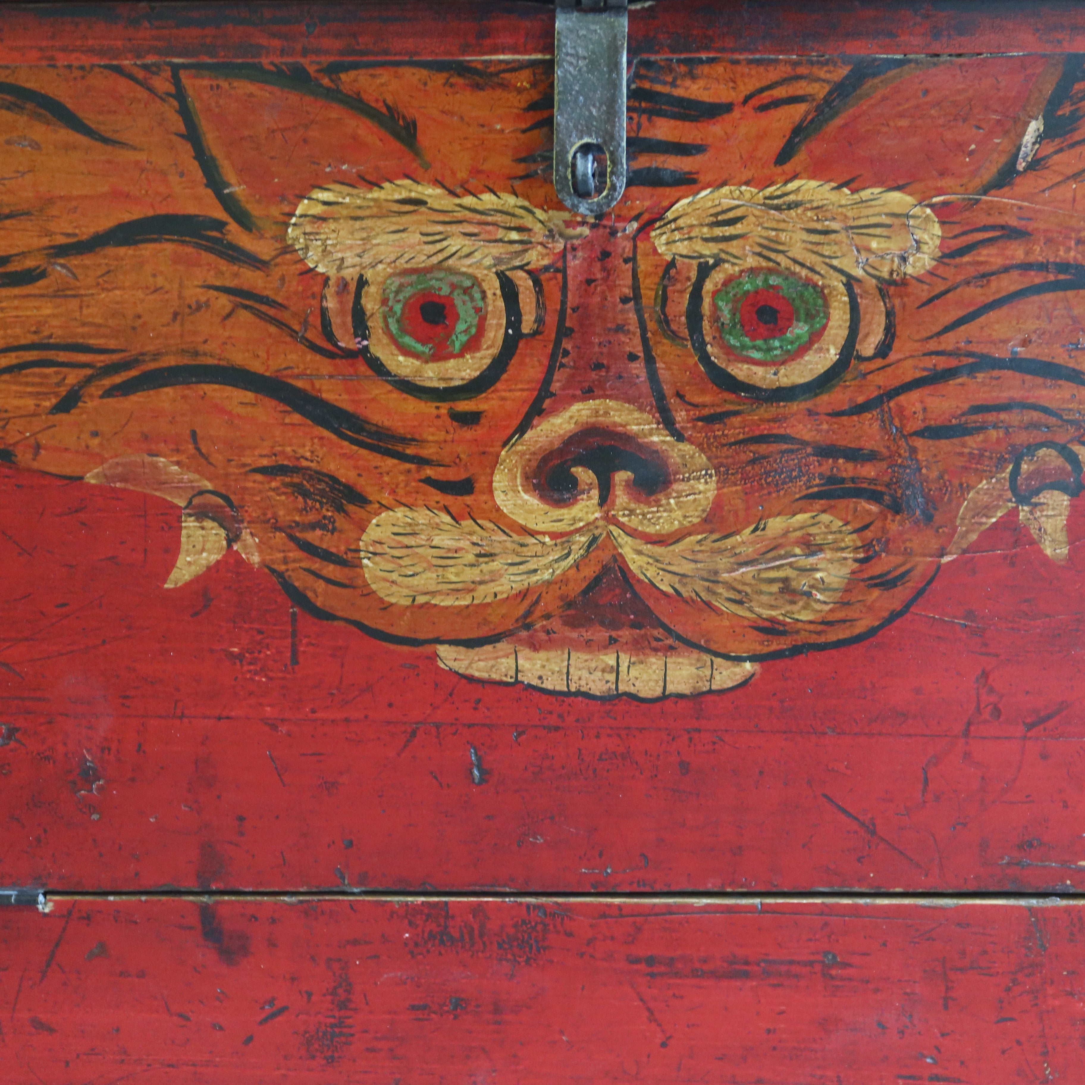 BAULE DEL QINGHAI CON DECORO TIGRE