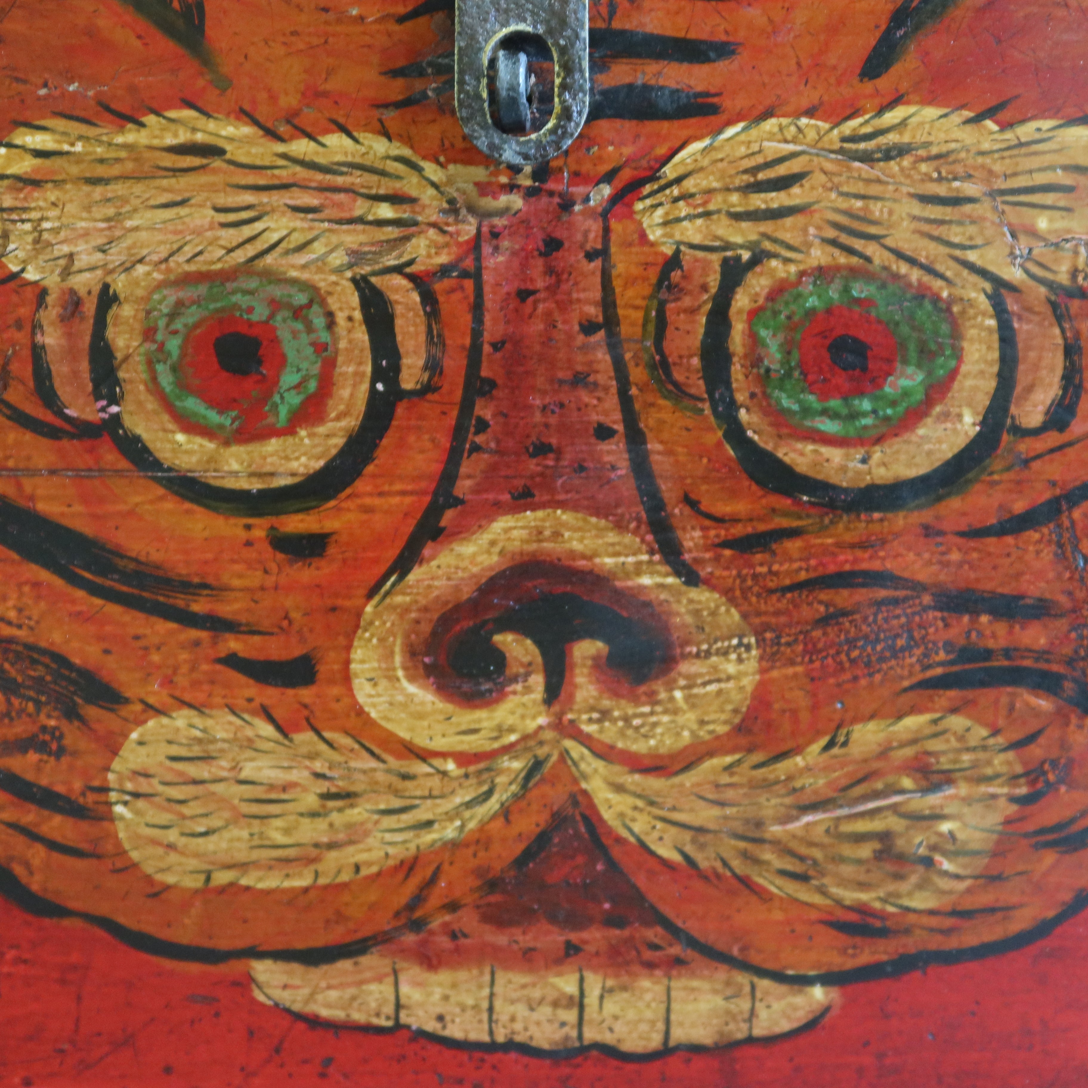BAULE DEL QINGHAI CON DECORO TIGRE