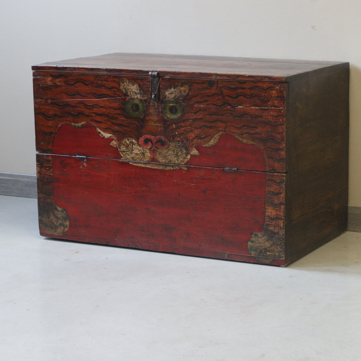 BAULE DEL QINGHAI CON DECORO TIGRE