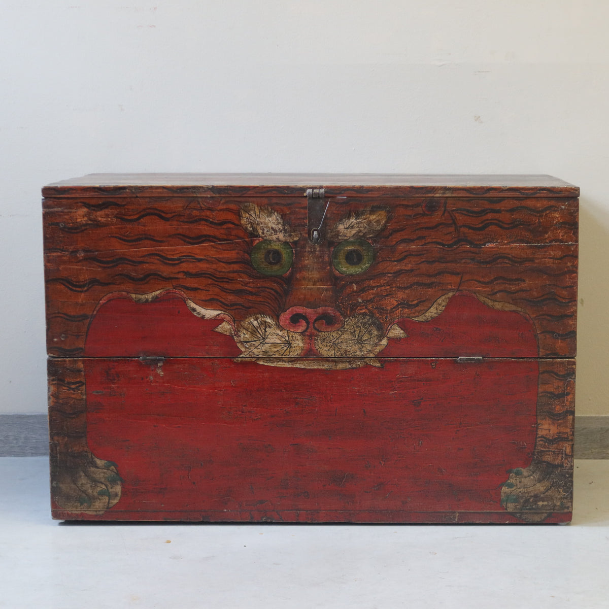 BAULE DEL QINGHAI CON DECORO TIGRE