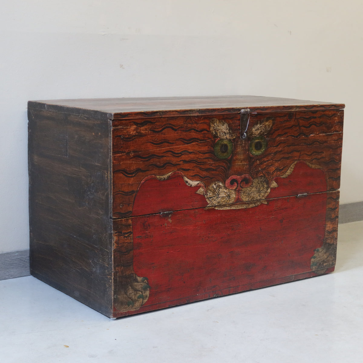 BAULE DEL QINGHAI CON DECORO TIGRE