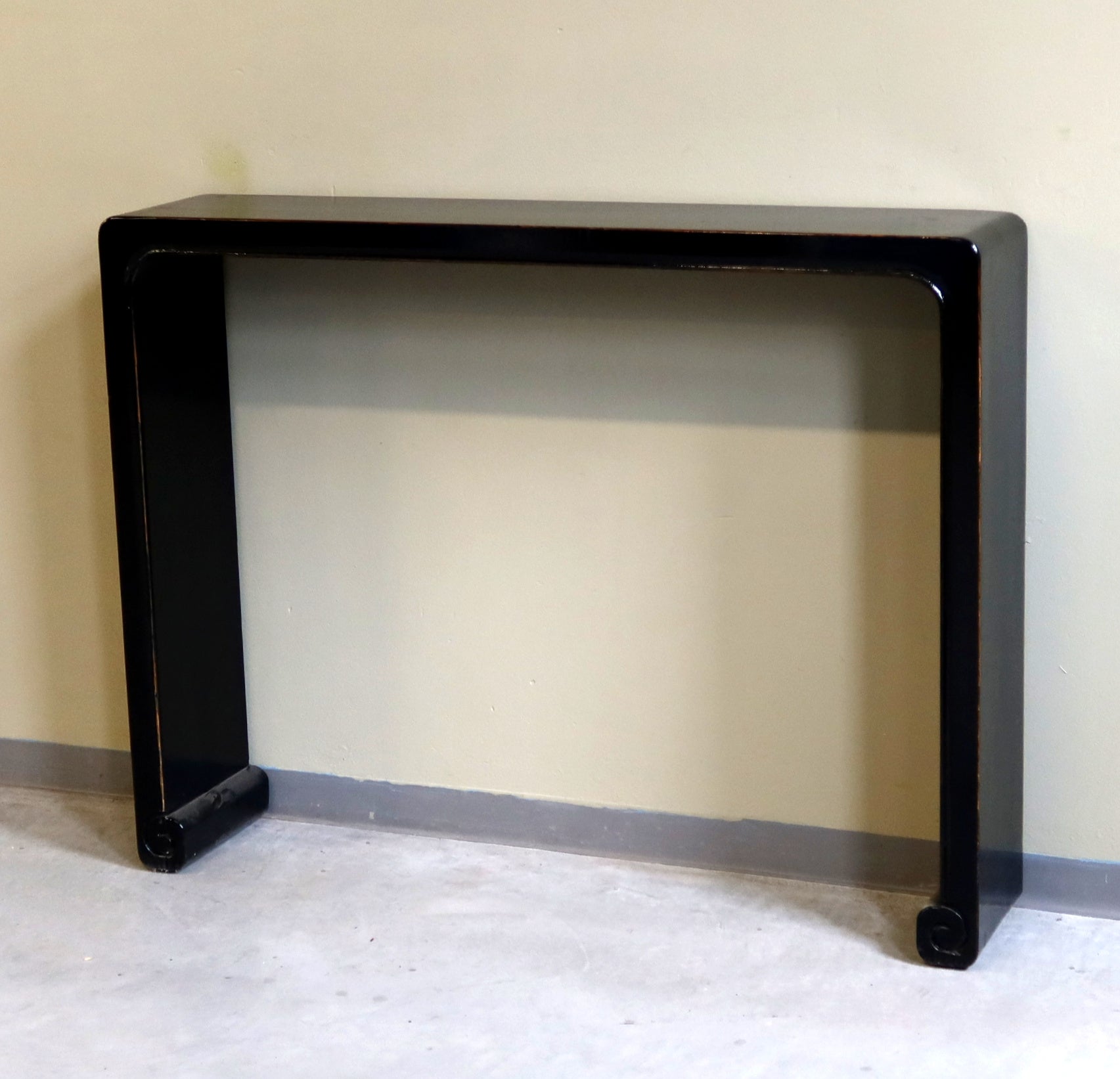 CONSOLLE CINESE RIGOROSA LACCA