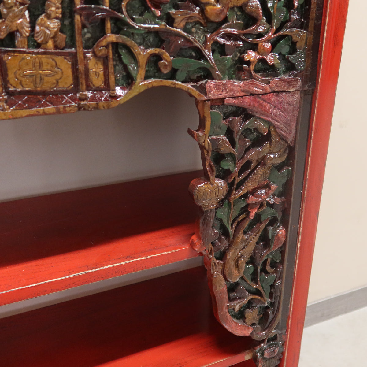 CONSOLLE LIBRERIA LACCA ROSSA CON INTAGLI