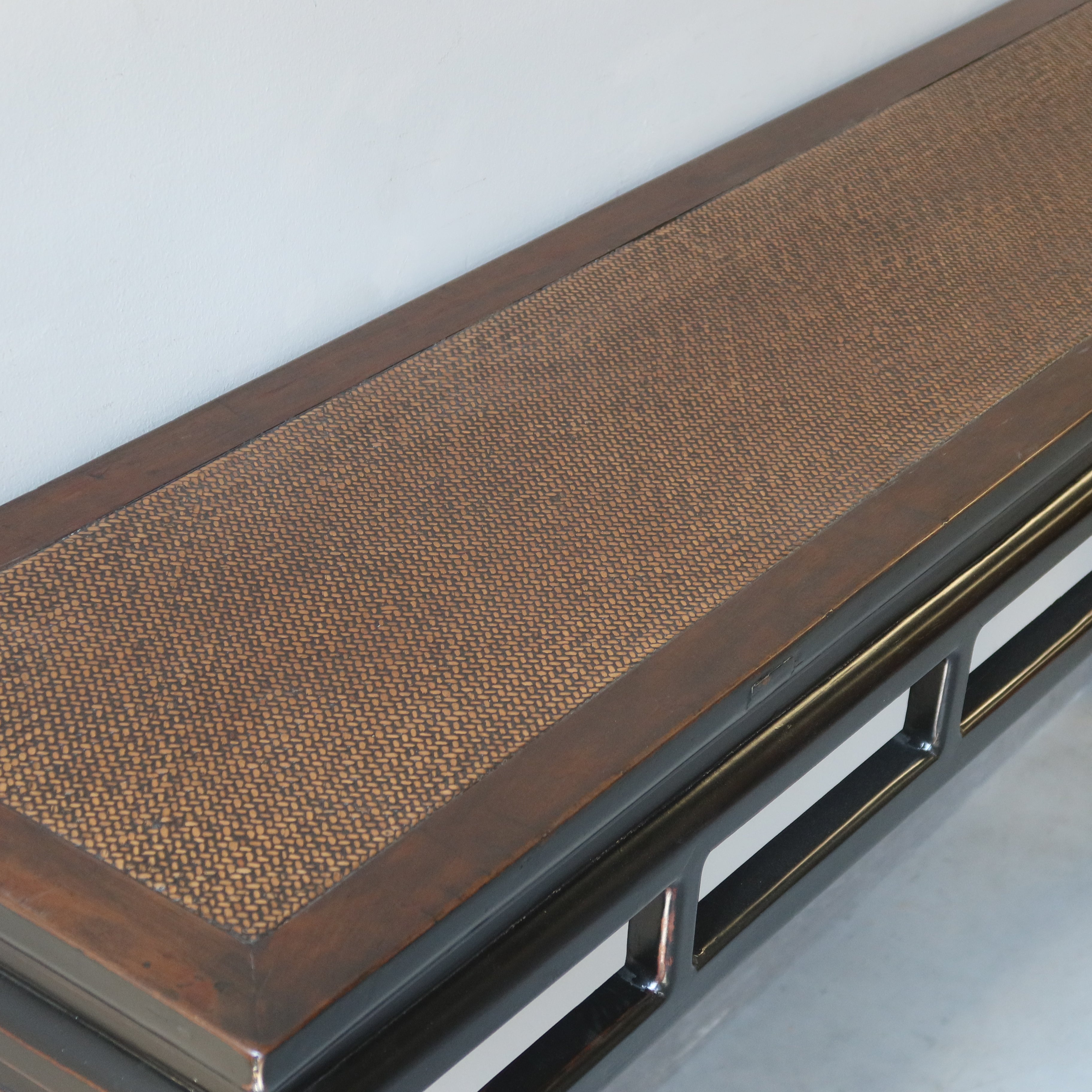 CONSOLLE OLMO CINESE CON PIANO IN RATTAN