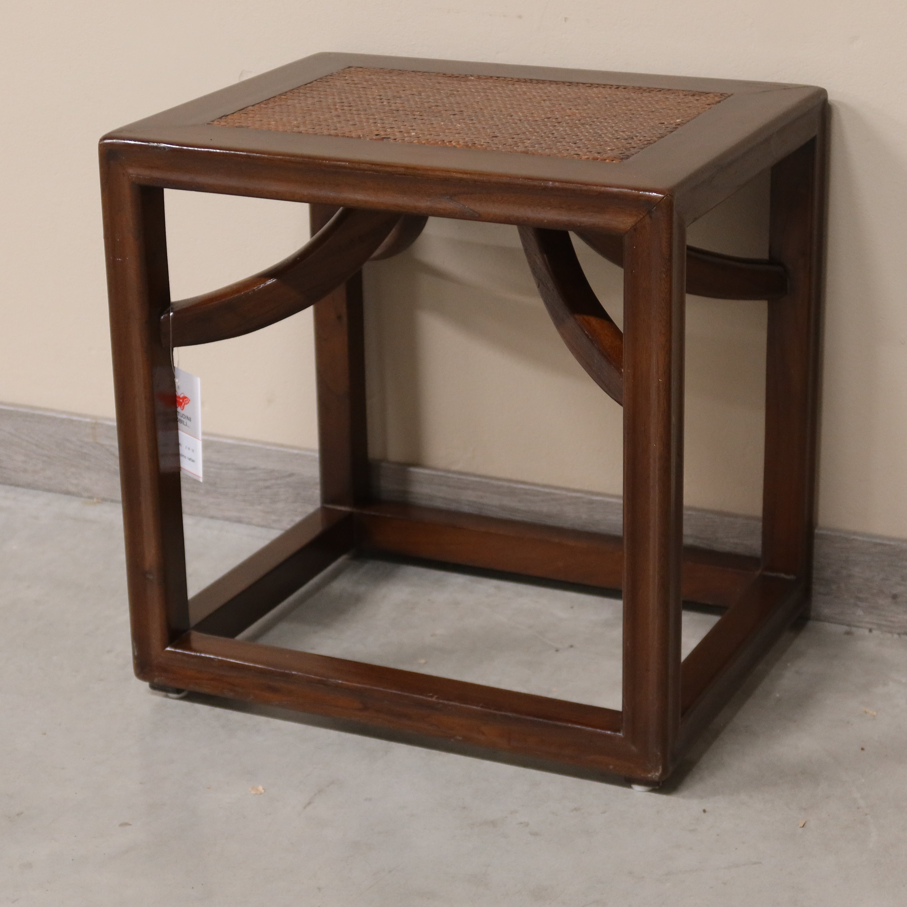 SGABELLO OLMO CINESE PIANO RATTAN