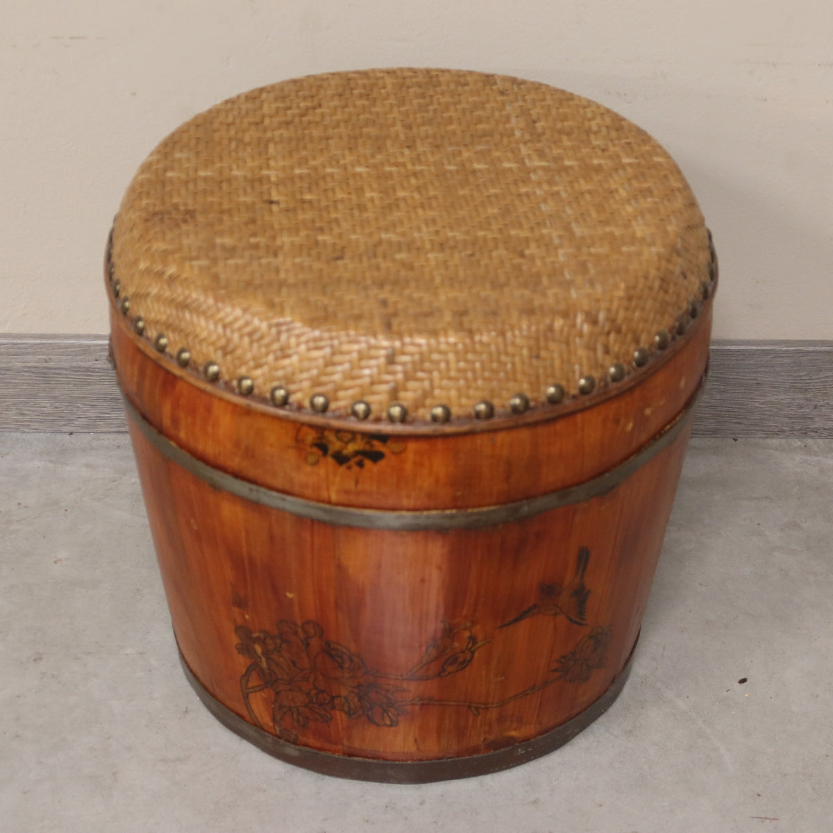 SGABELLO A BOTTE CON PIANO RATTAN