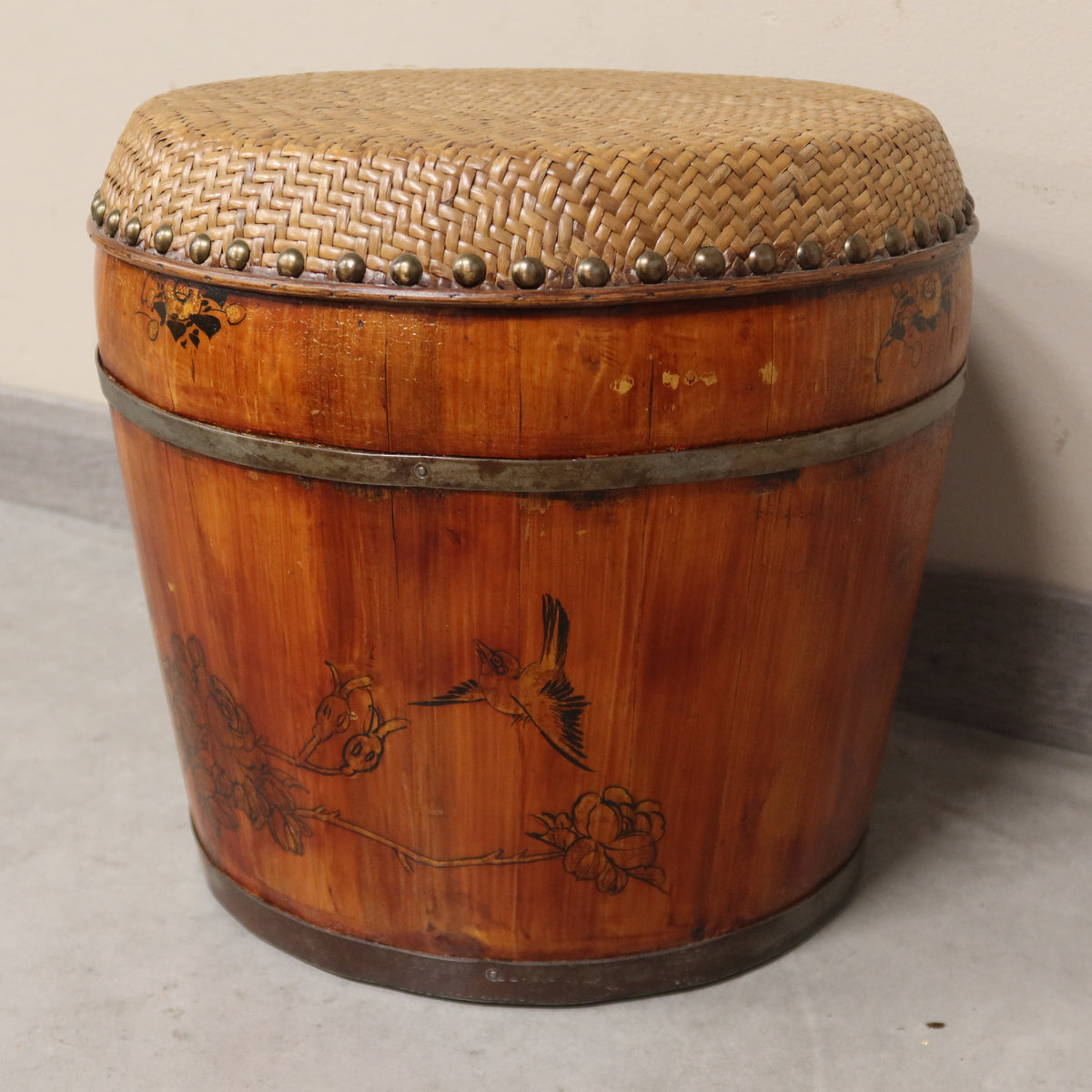 SGABELLO A BOTTE CON PIANO RATTAN