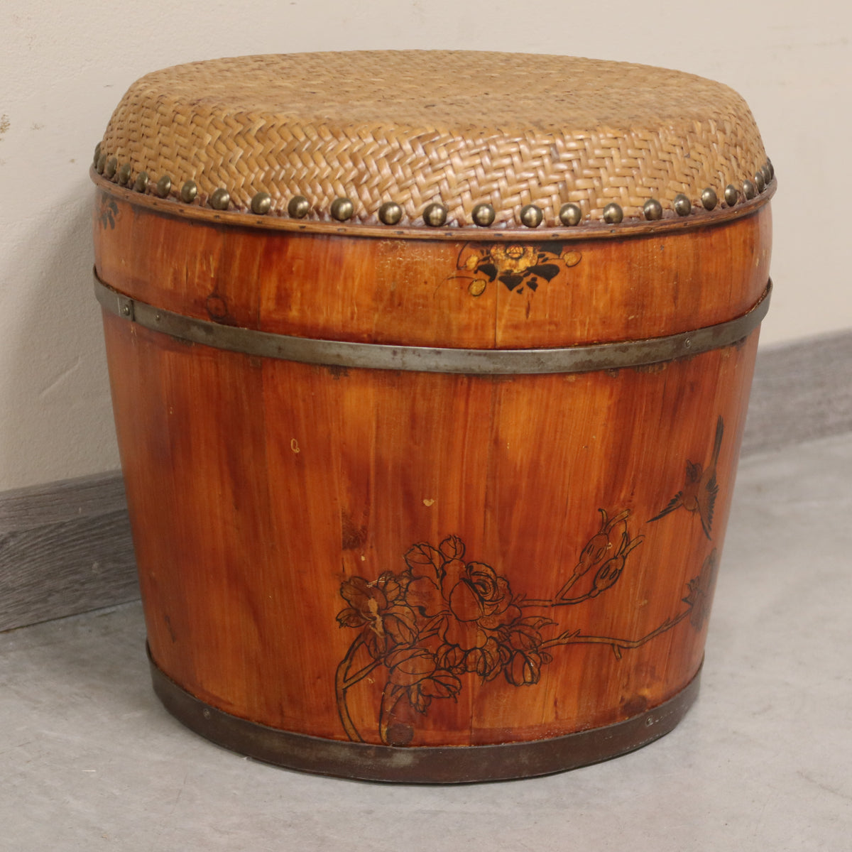 SGABELLO A BOTTE CON PIANO RATTAN