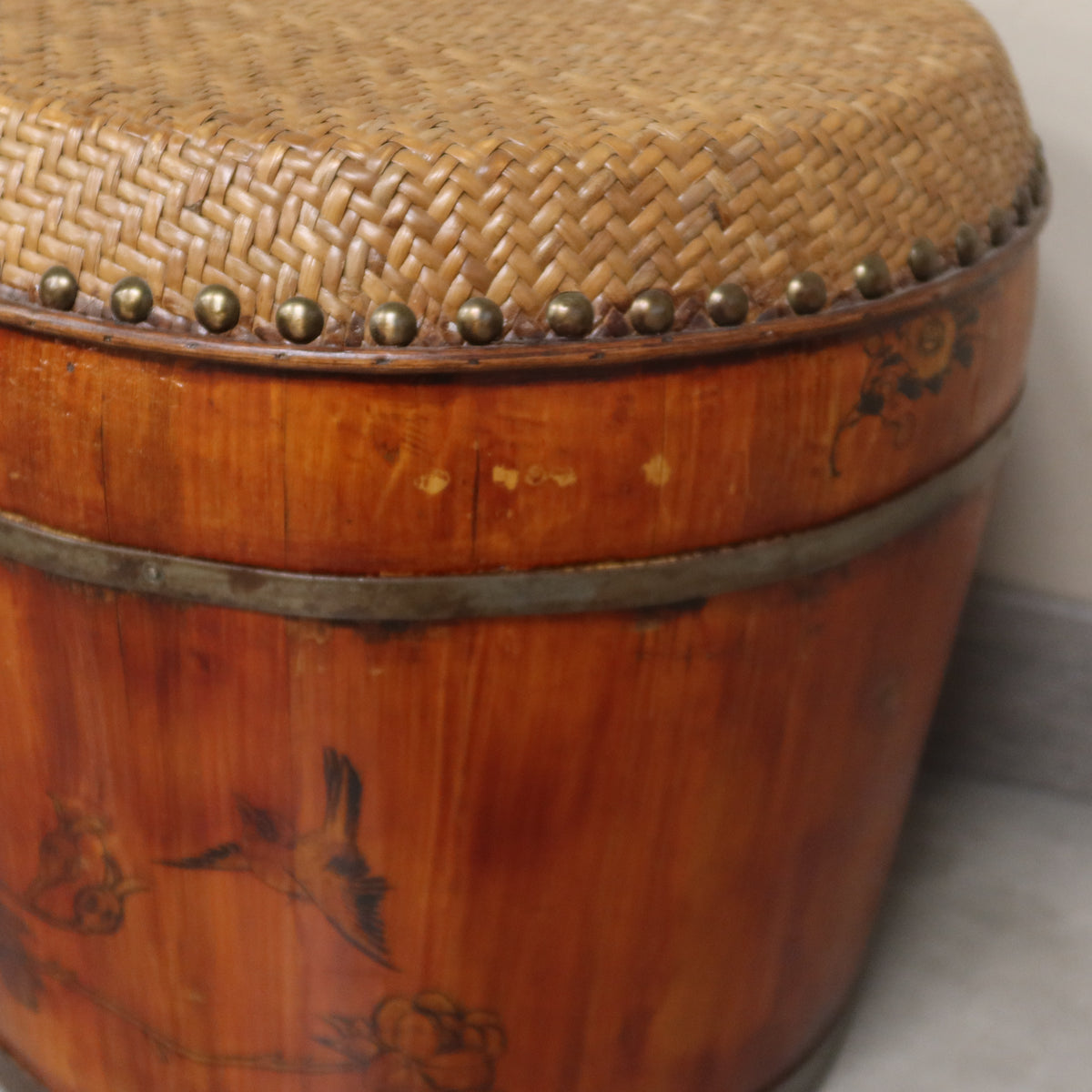 SGABELLO A BOTTE CON PIANO RATTAN