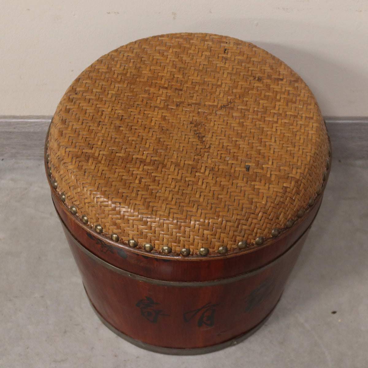 SGABELLO A BOTTE CON PIANO RATTAN