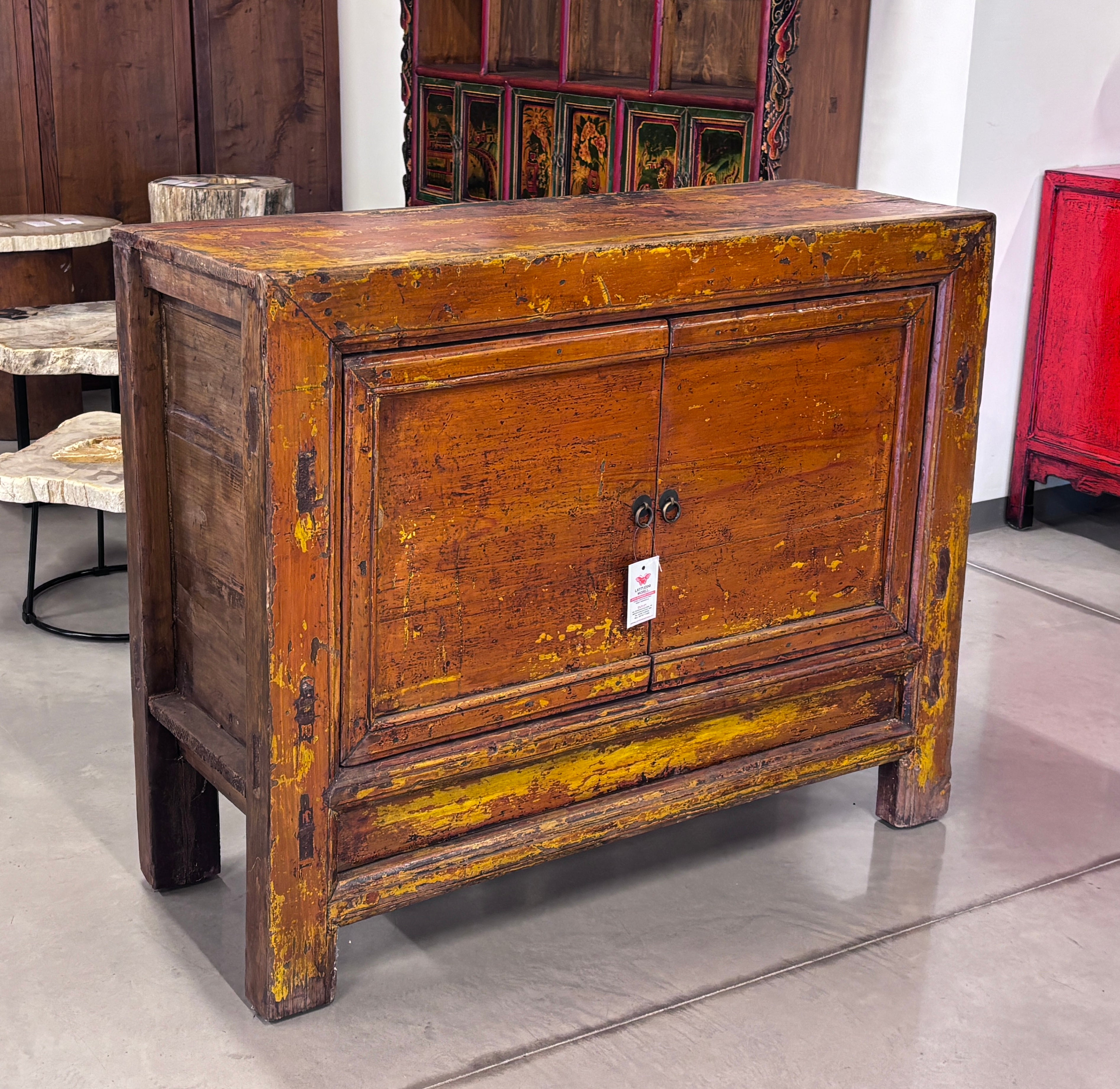 MADIA GANZU 2 ANTE CON CORNICE A SBALZO