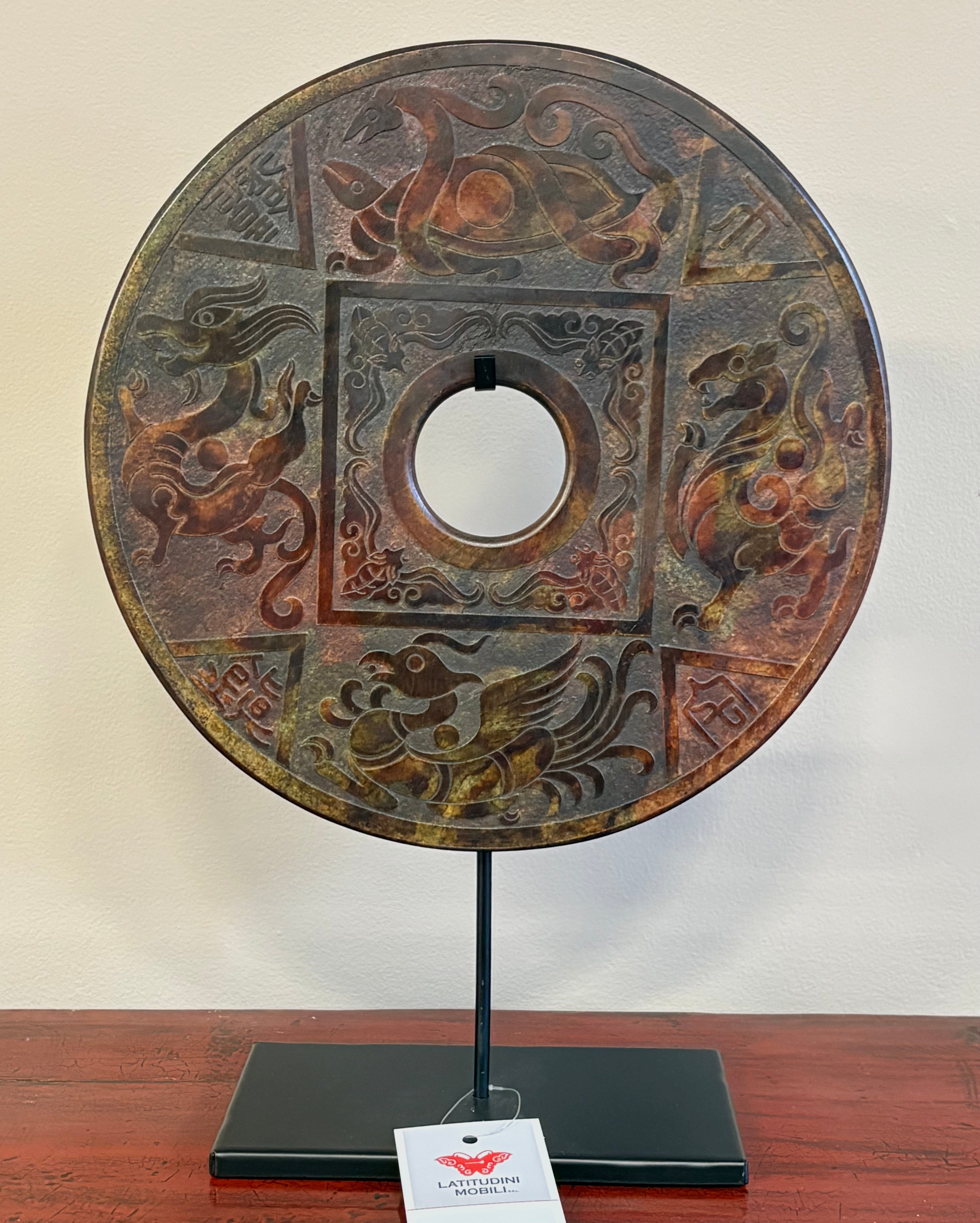 DISCO ORNAMENTALE IN PIETRA SU PIEDISTALLO