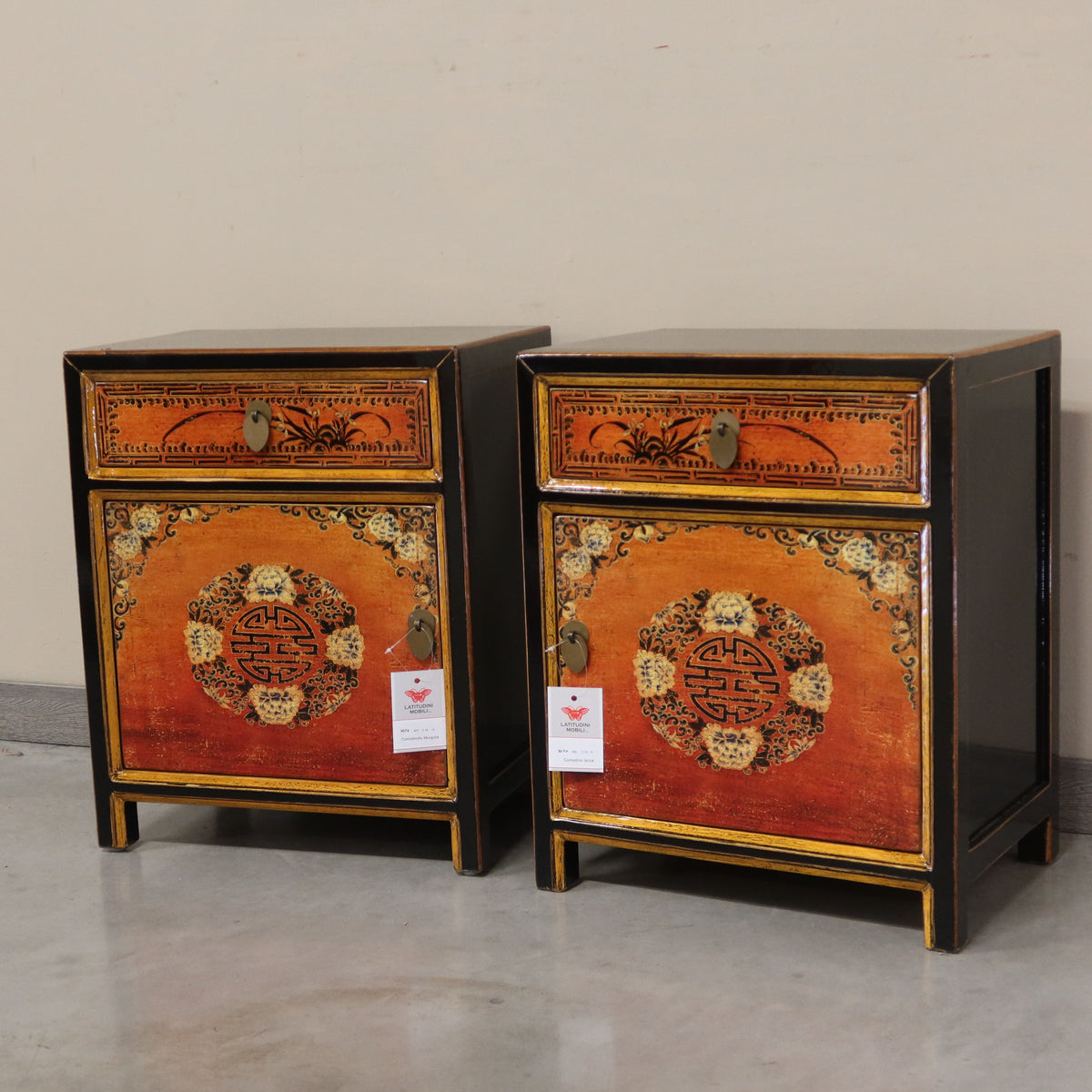 COMODINO MONGOLO DECORATO