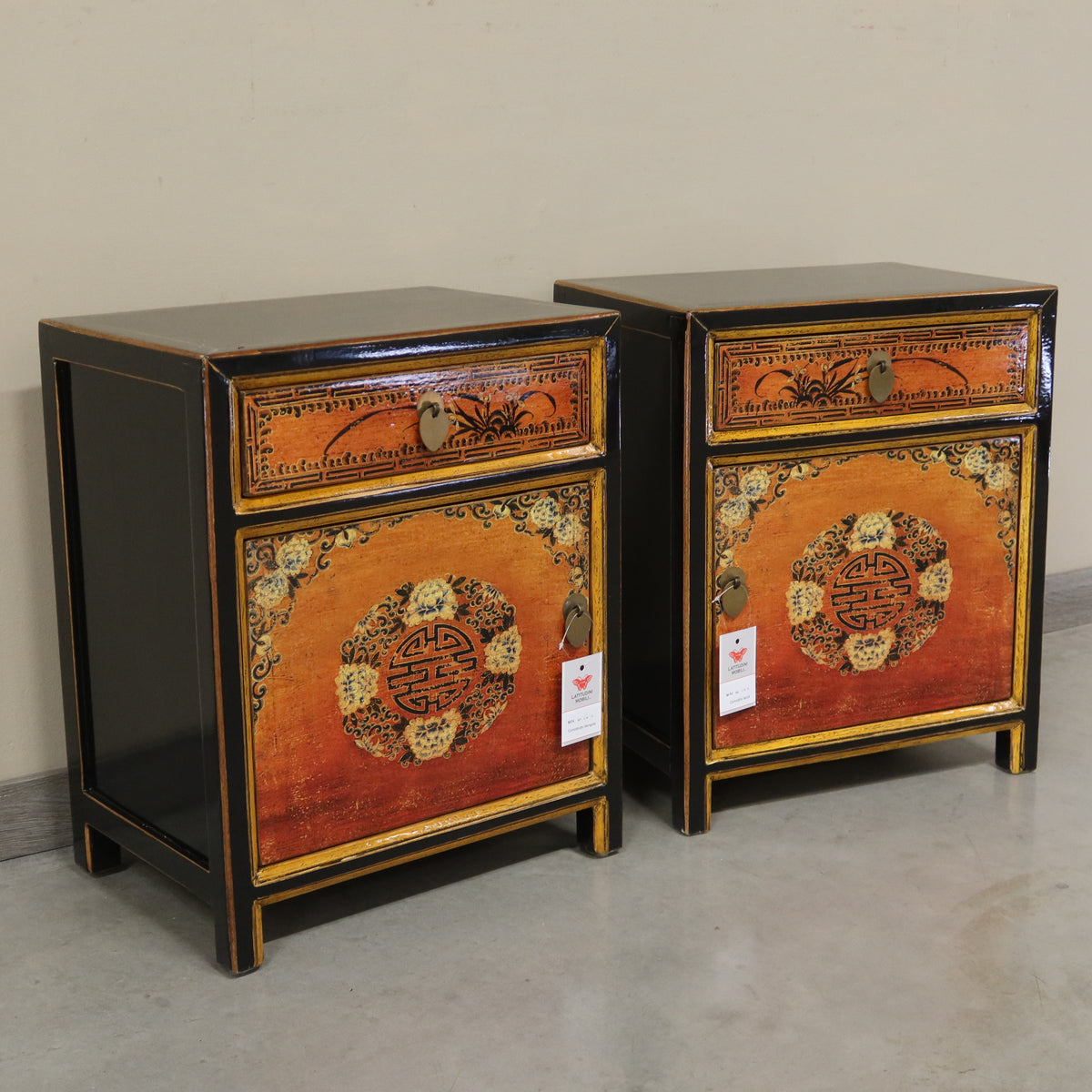 COMODINO MONGOLO DECORATO