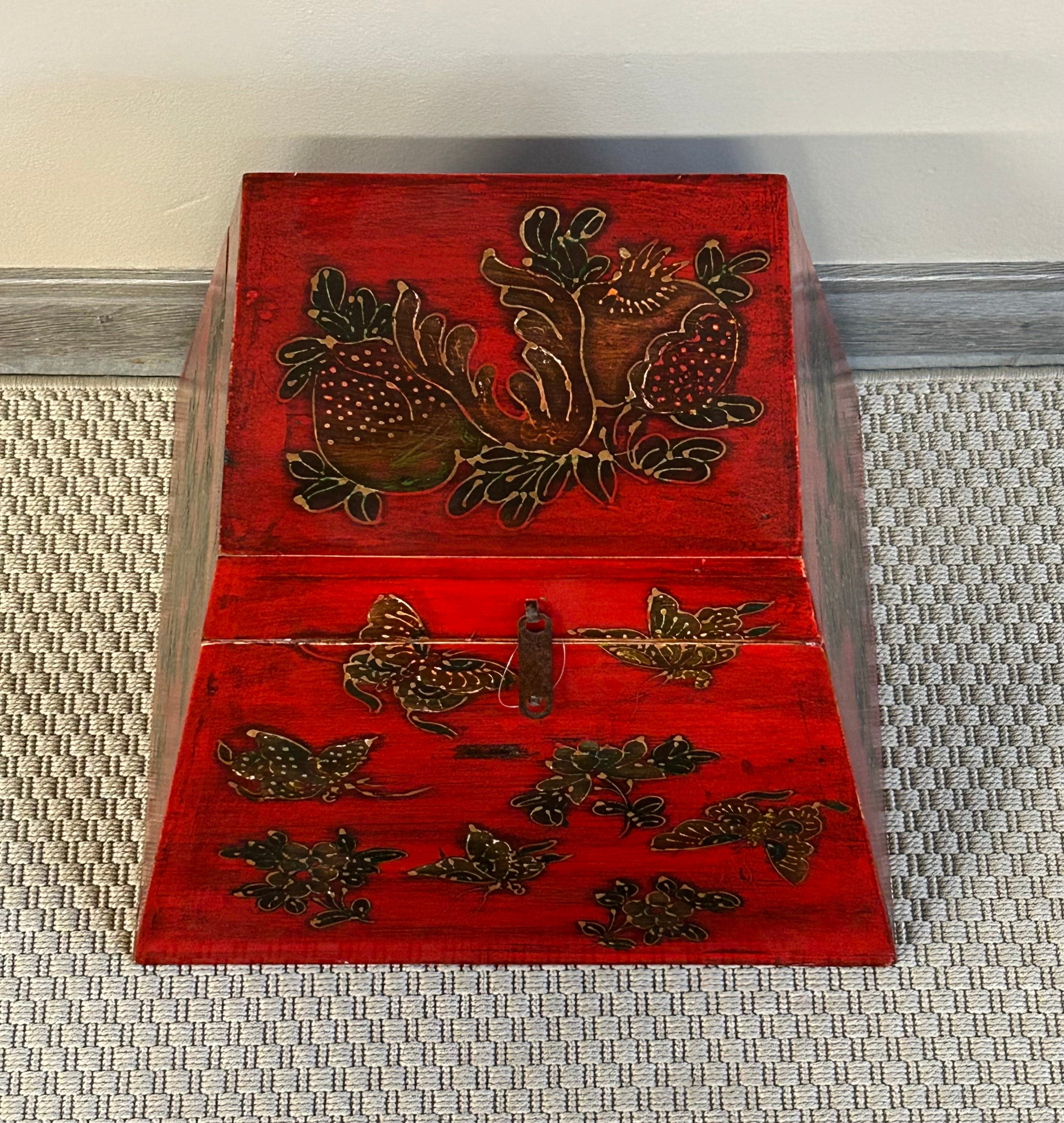 BAULETTO DECORATO TIBETANO