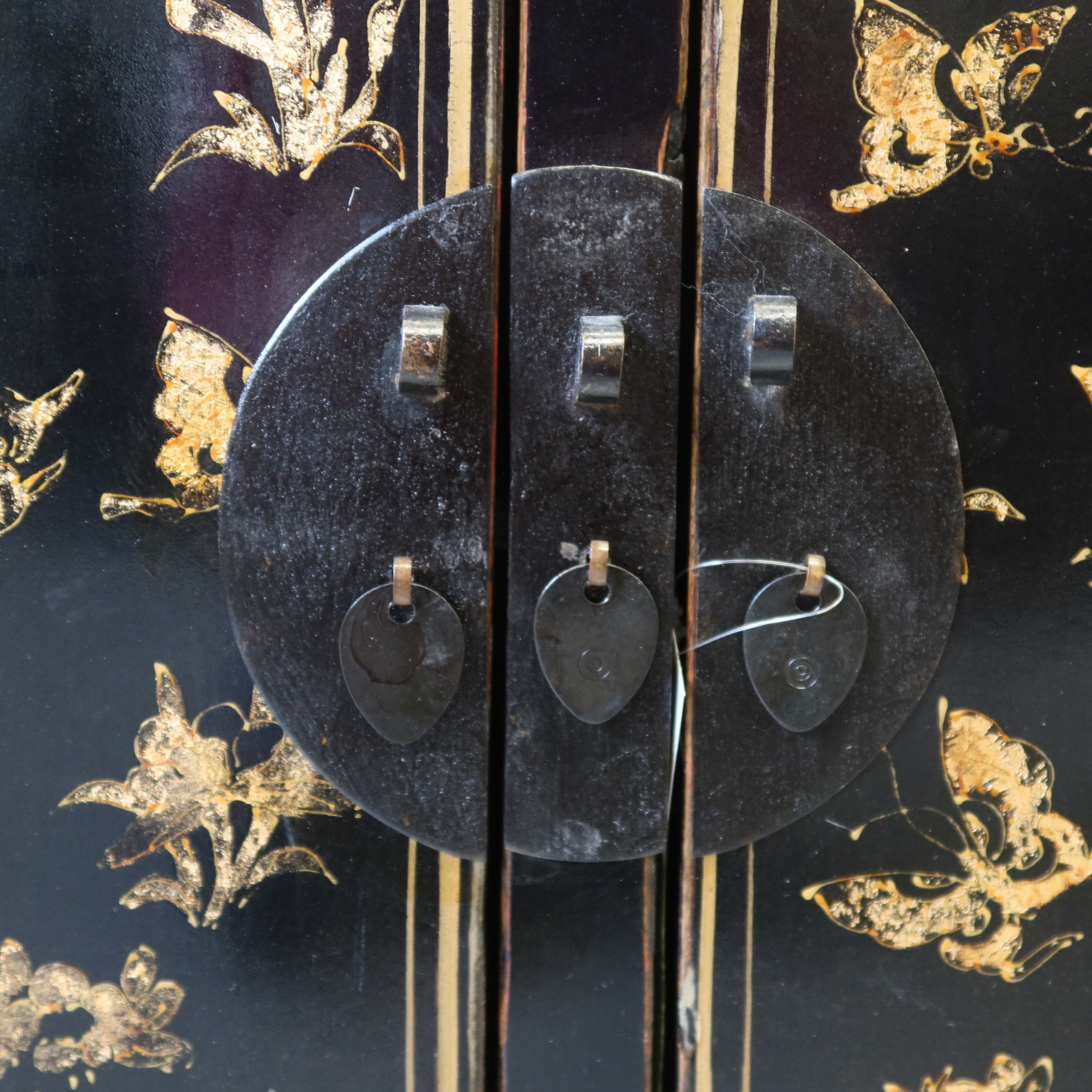 CREDENZA CINESE DELLO SHANXI LACCA DECORATA