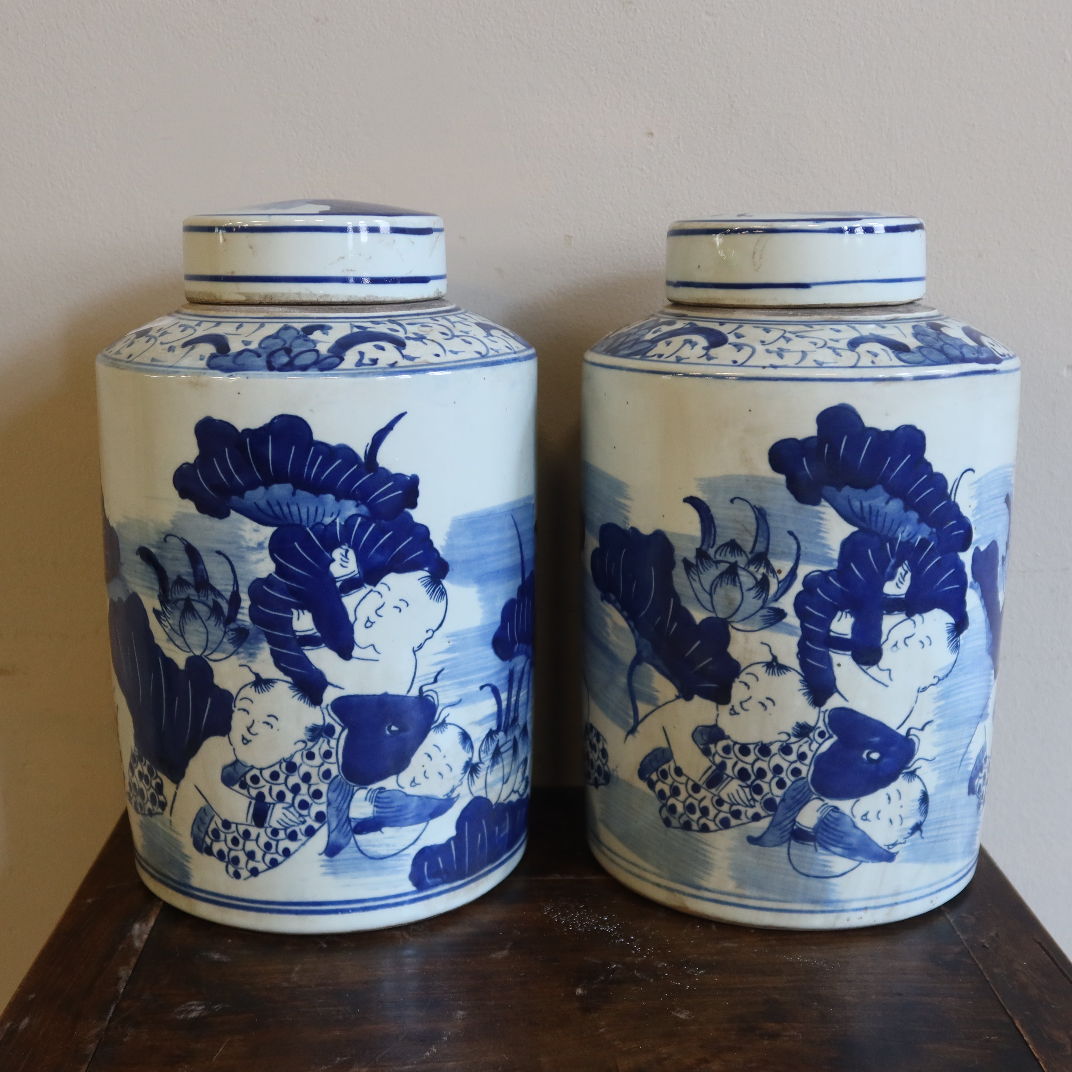 VASO CILINDRICO IN CERAMICA DIPINTA
