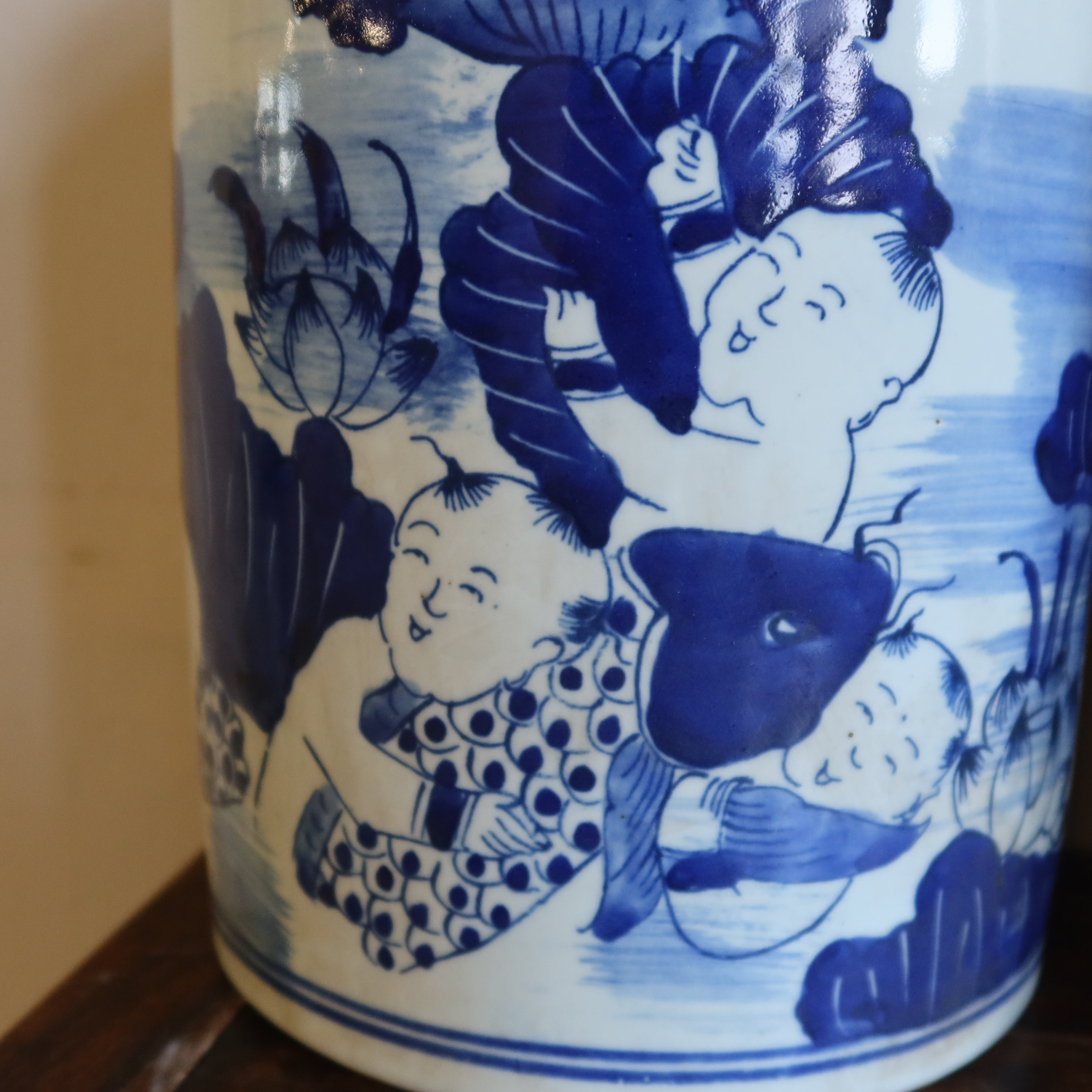 VASO CILINDRICO IN CERAMICA DIPINTA