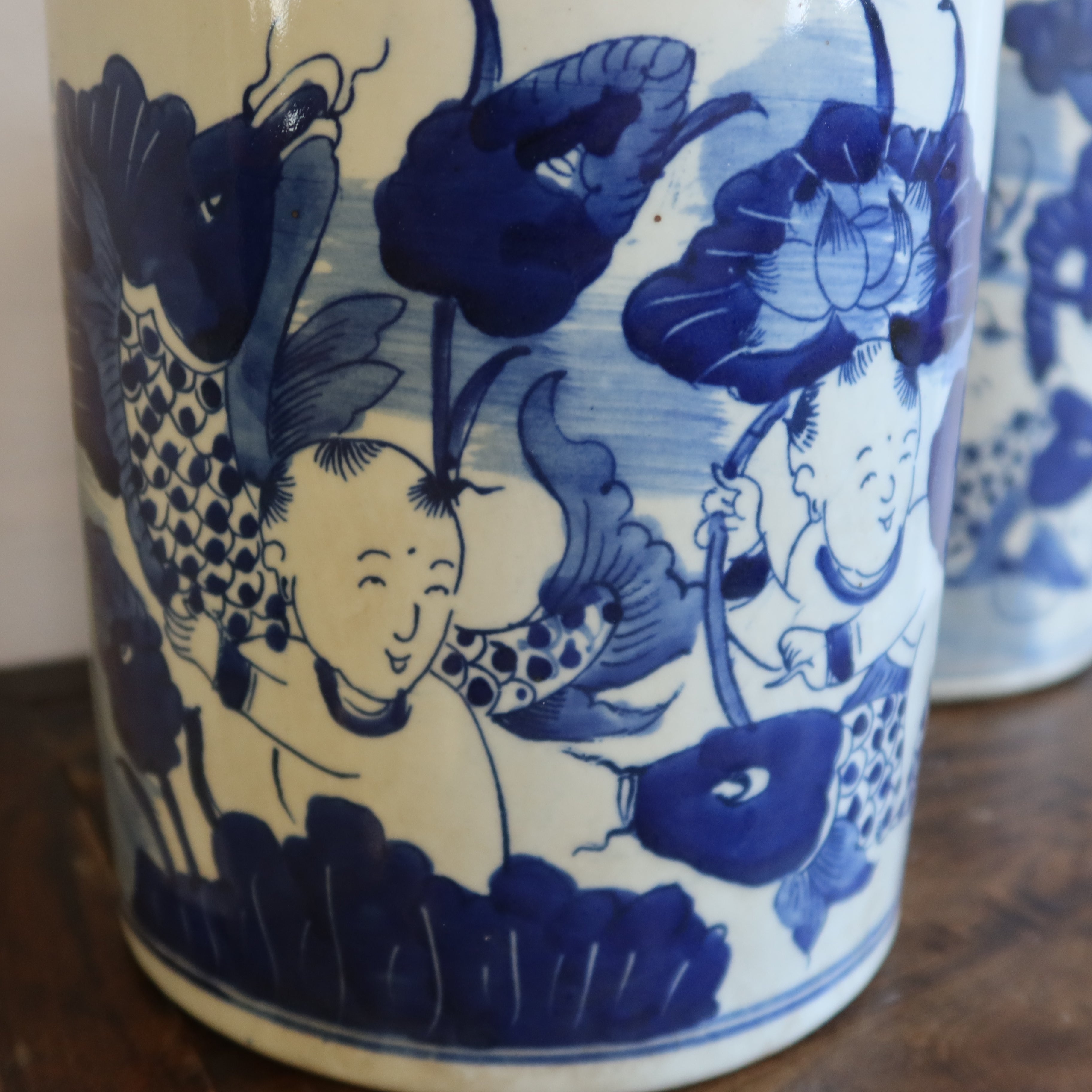 VASO CILINDRICO IN CERAMICA DIPINTA