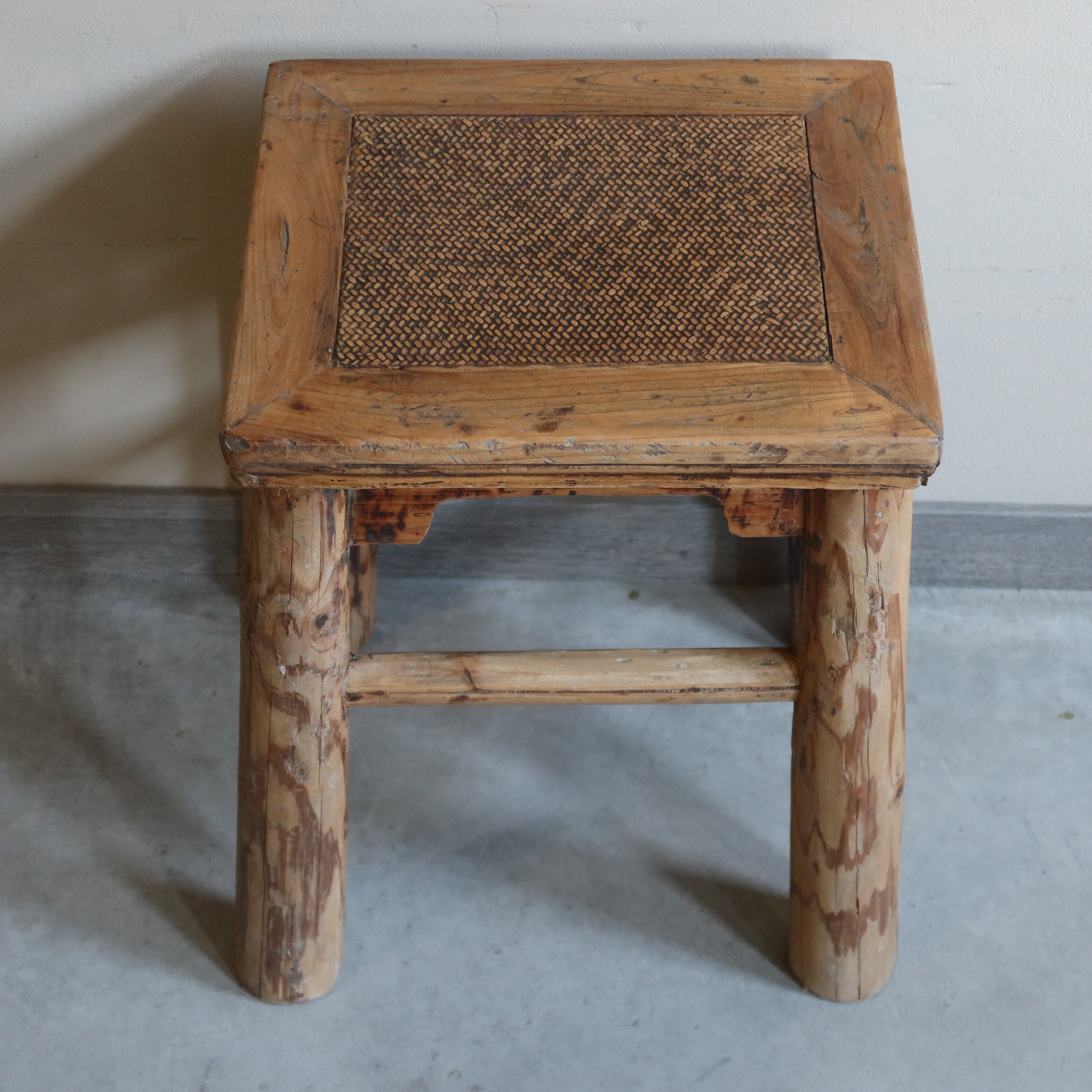 SGABELLO A TRAPEZIO OLMO CINESE PIANO RATTAN