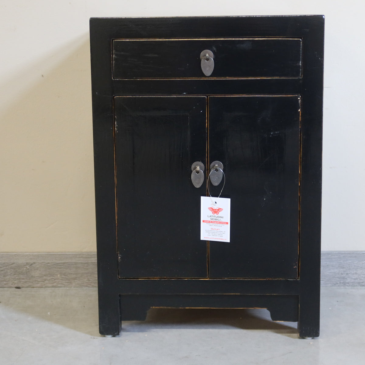 COMODINO CINESE LACCATO