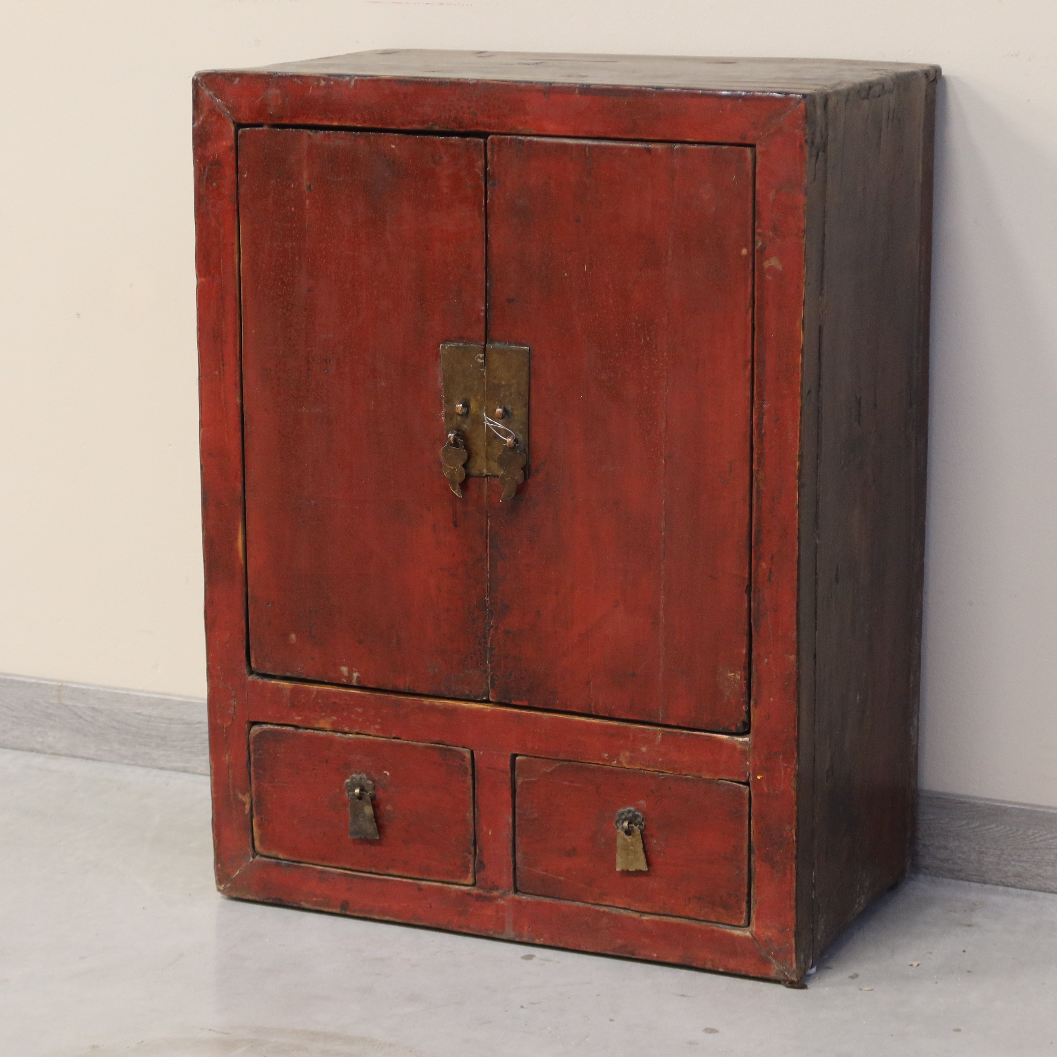 CREDENZINO MONGOLIA ROSSO IN PATINA