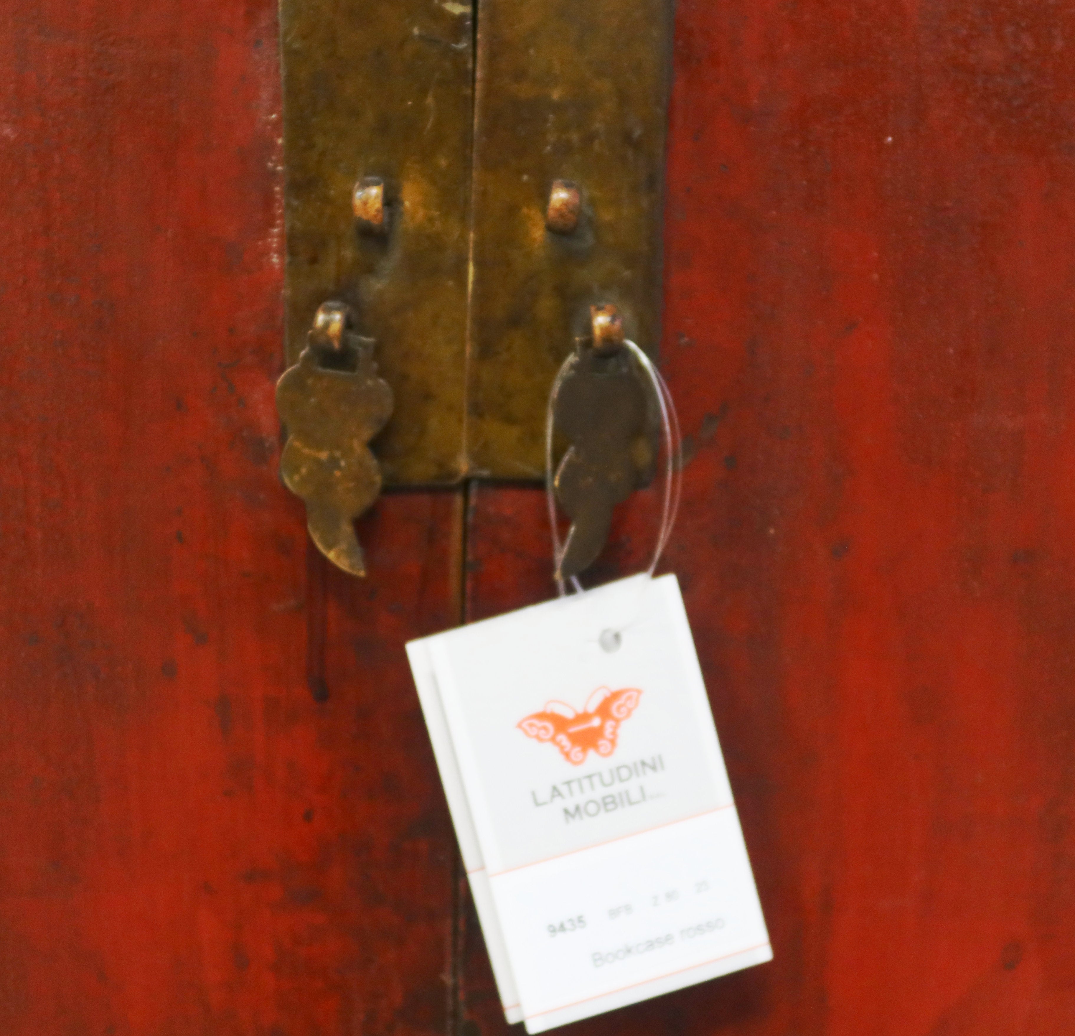 CREDENZINO MONGOLIA ROSSO IN PATINA