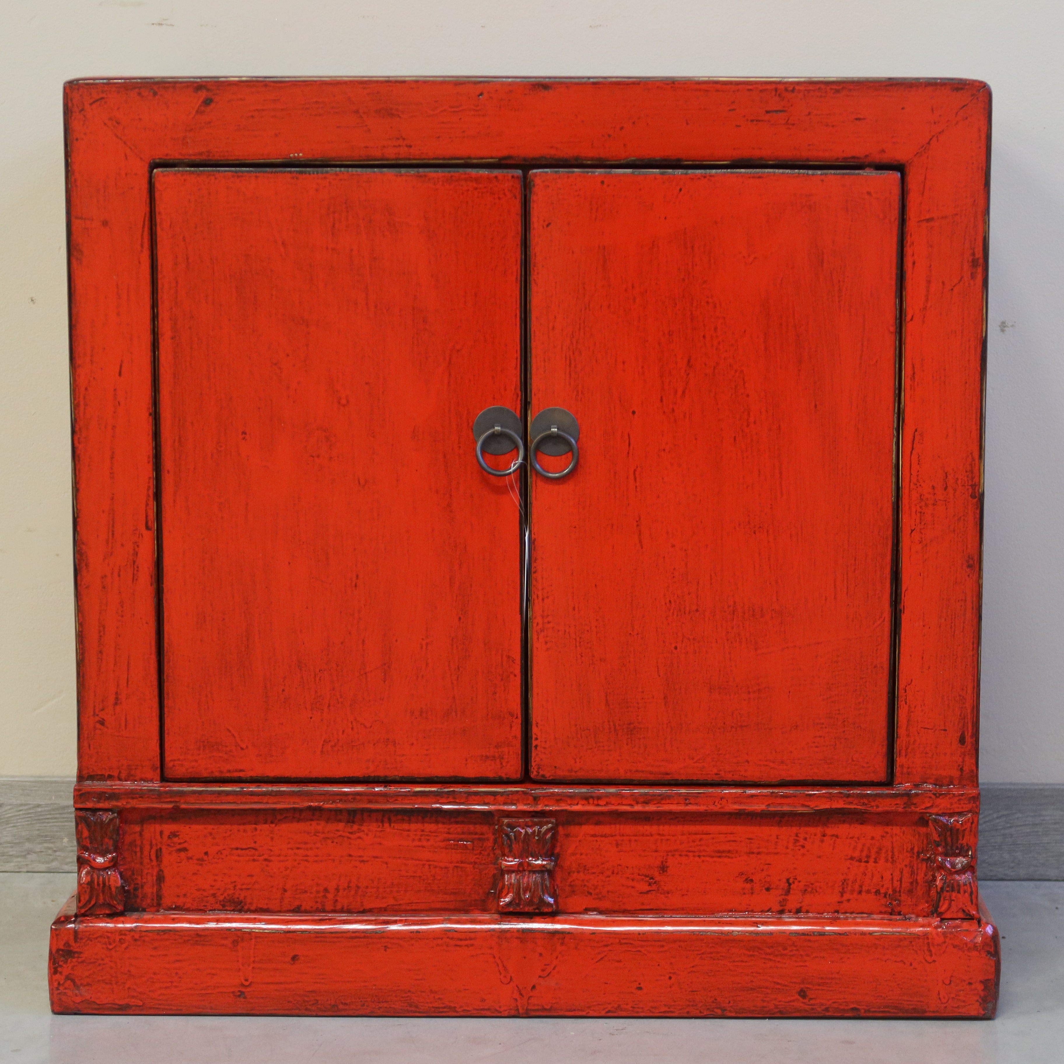 STIPO BOOKCASE IN LACCA ROSSA
