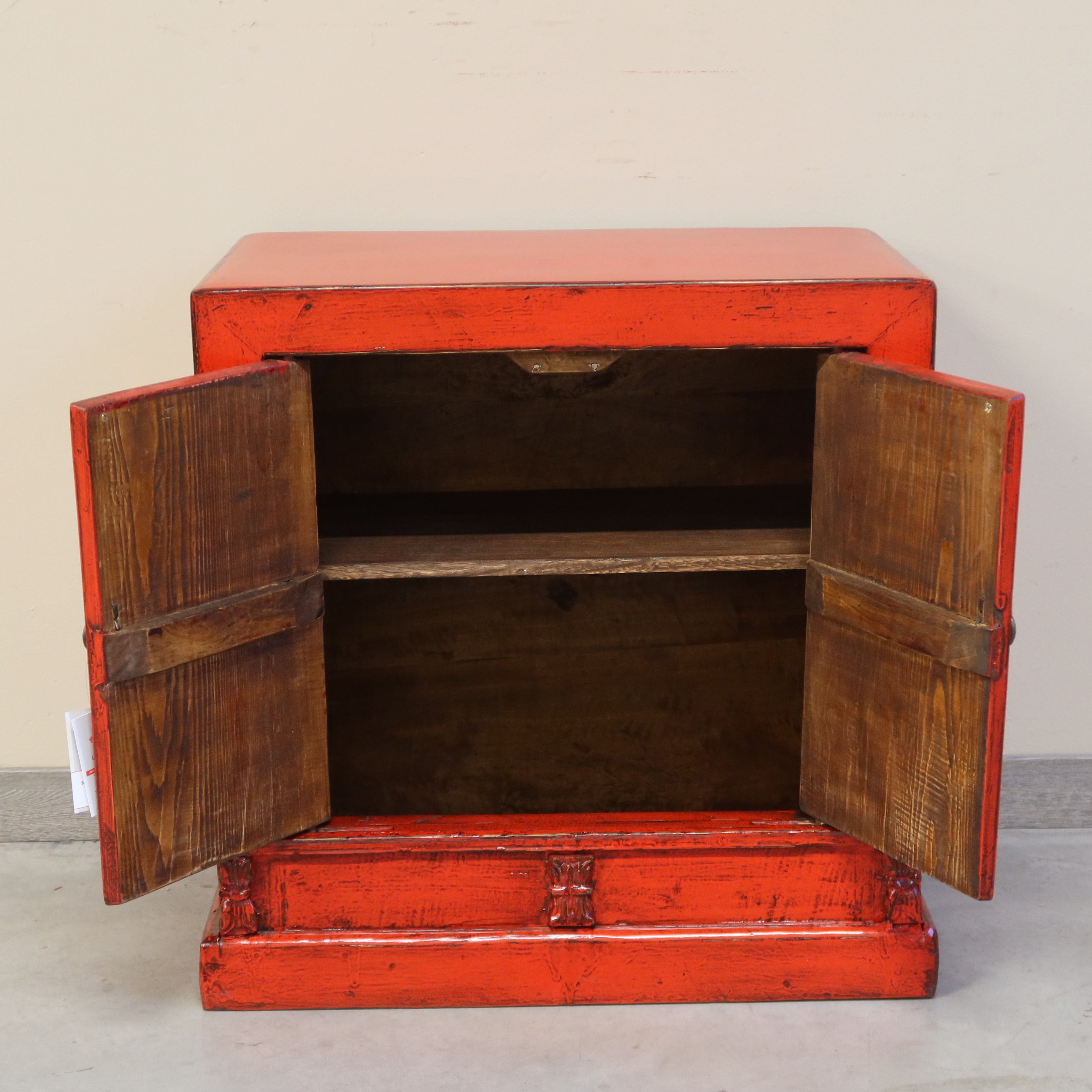 STIPO BOOKCASE IN LACCA ROSSA