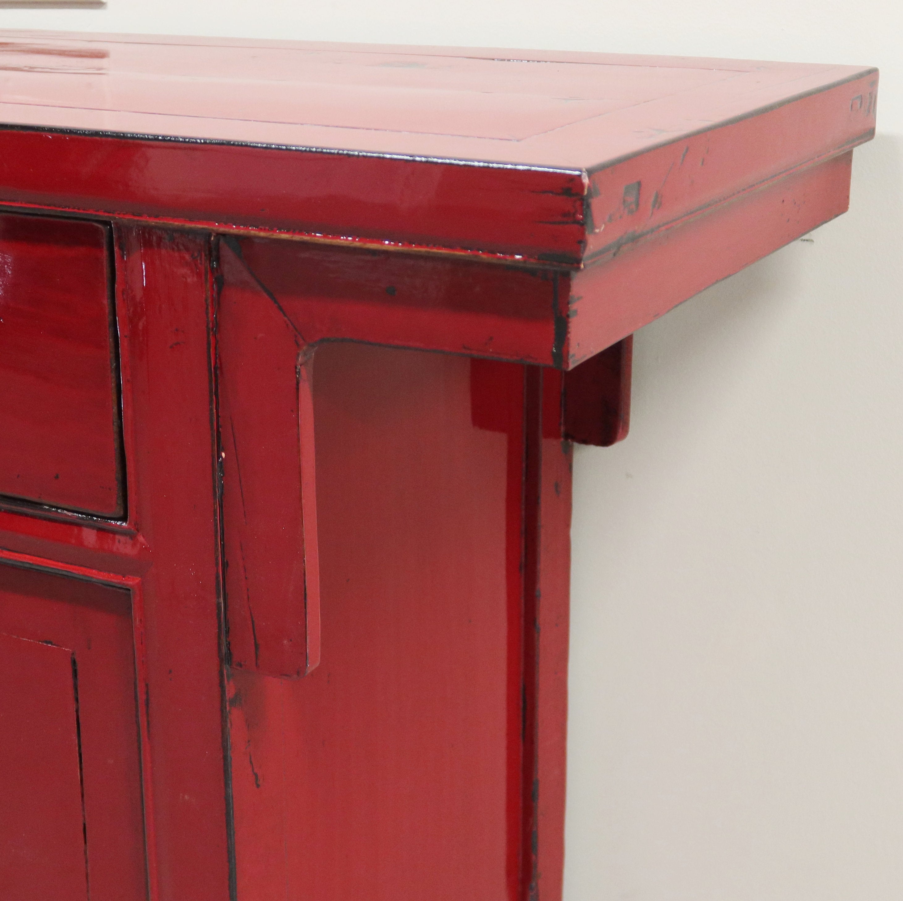 CREDENZA CINESE LACCA ROSSA TOP AGGETTANTE